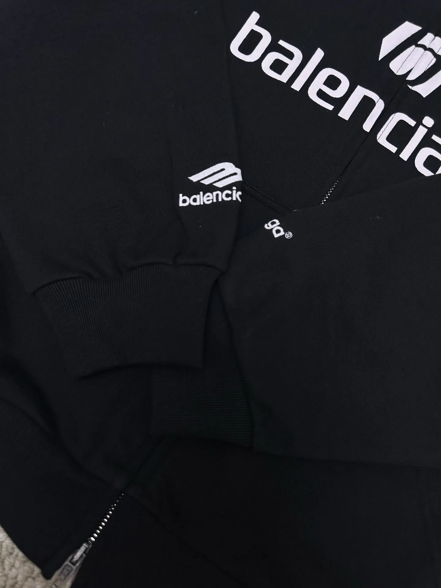 Logo-Print Oversized Zip-Up Hoodie D33519109 — view 7