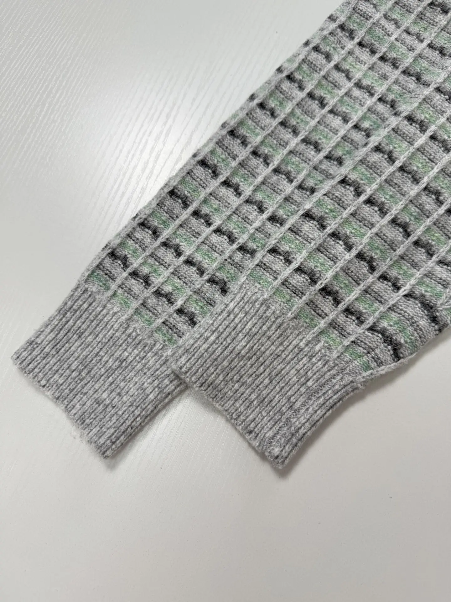 Check Jacquard Wool-Blend Crew-Neck Sweater D33520745 — view 7