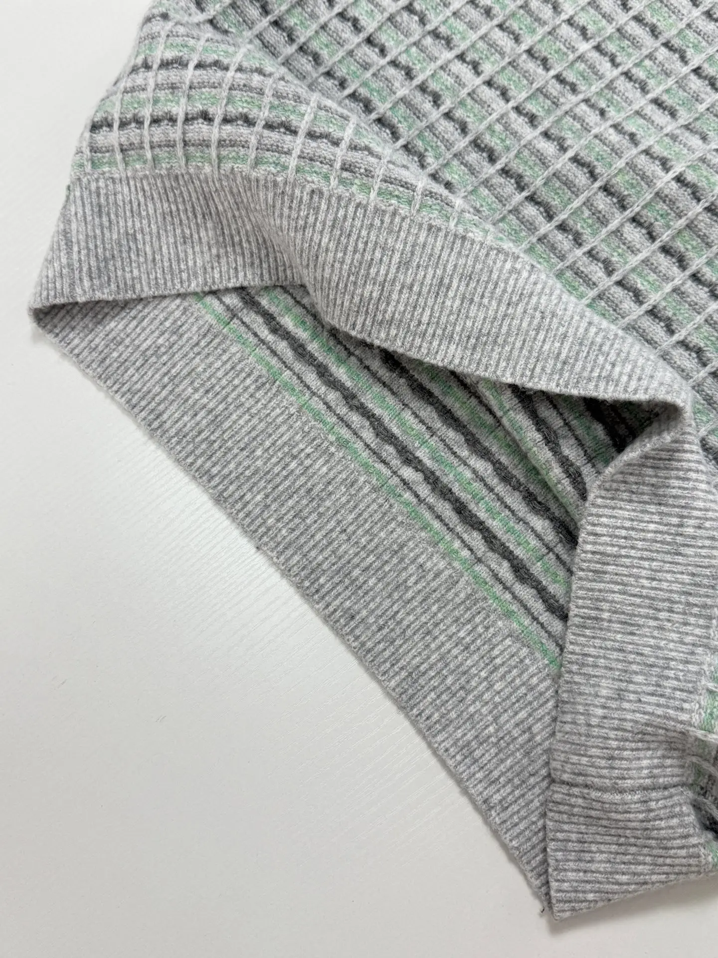 Check Jacquard Wool-Blend Crew-Neck Sweater D33520745 — view 10