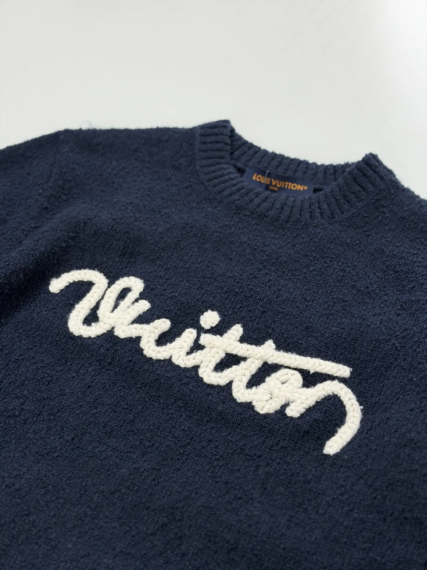 Script Logo Bouclé Knit Crew-Neck Sweater D33520669 — view 5