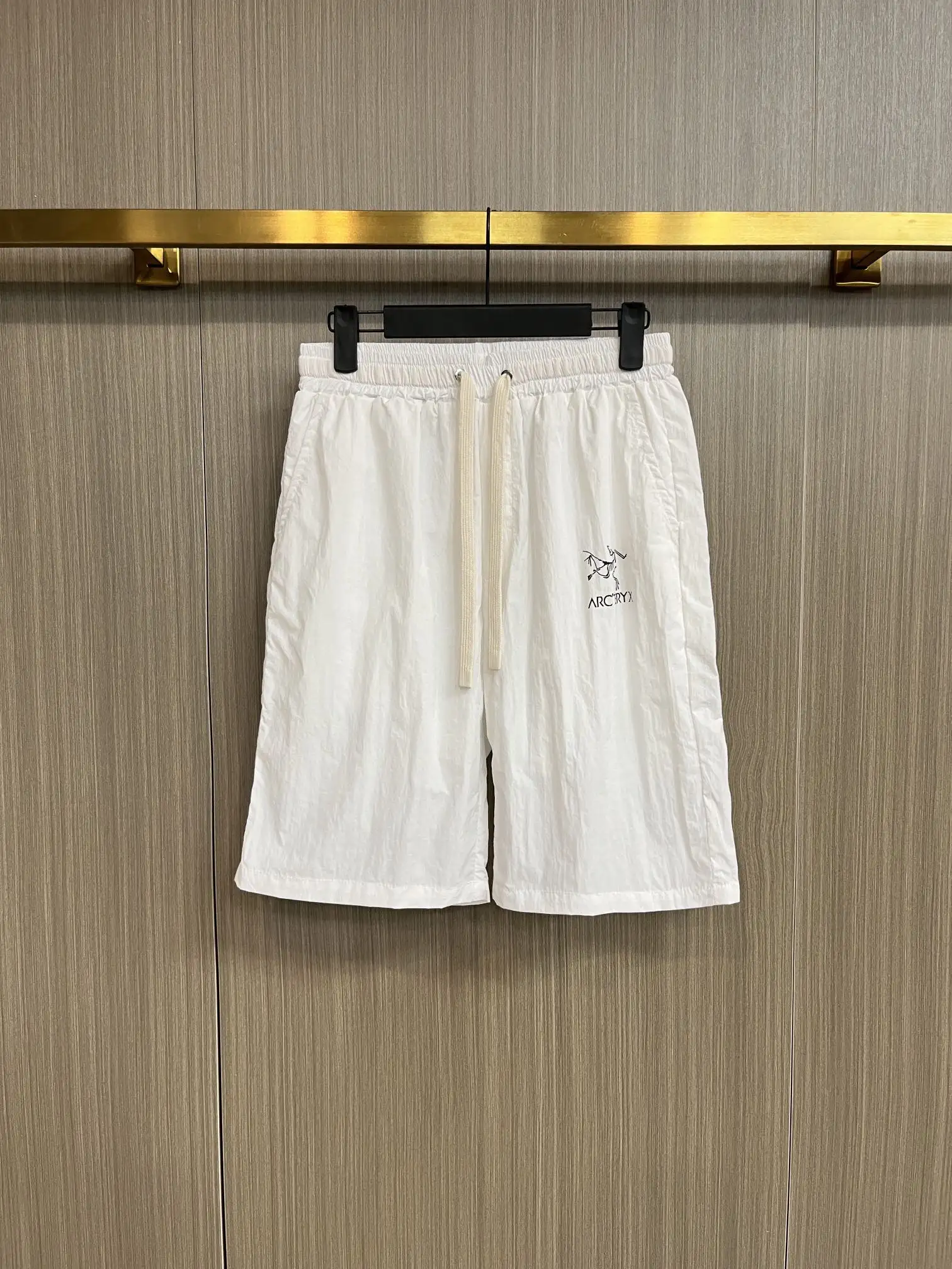 Logo-Print Hooded Windbreaker and Shorts Set D34014553 — view 3