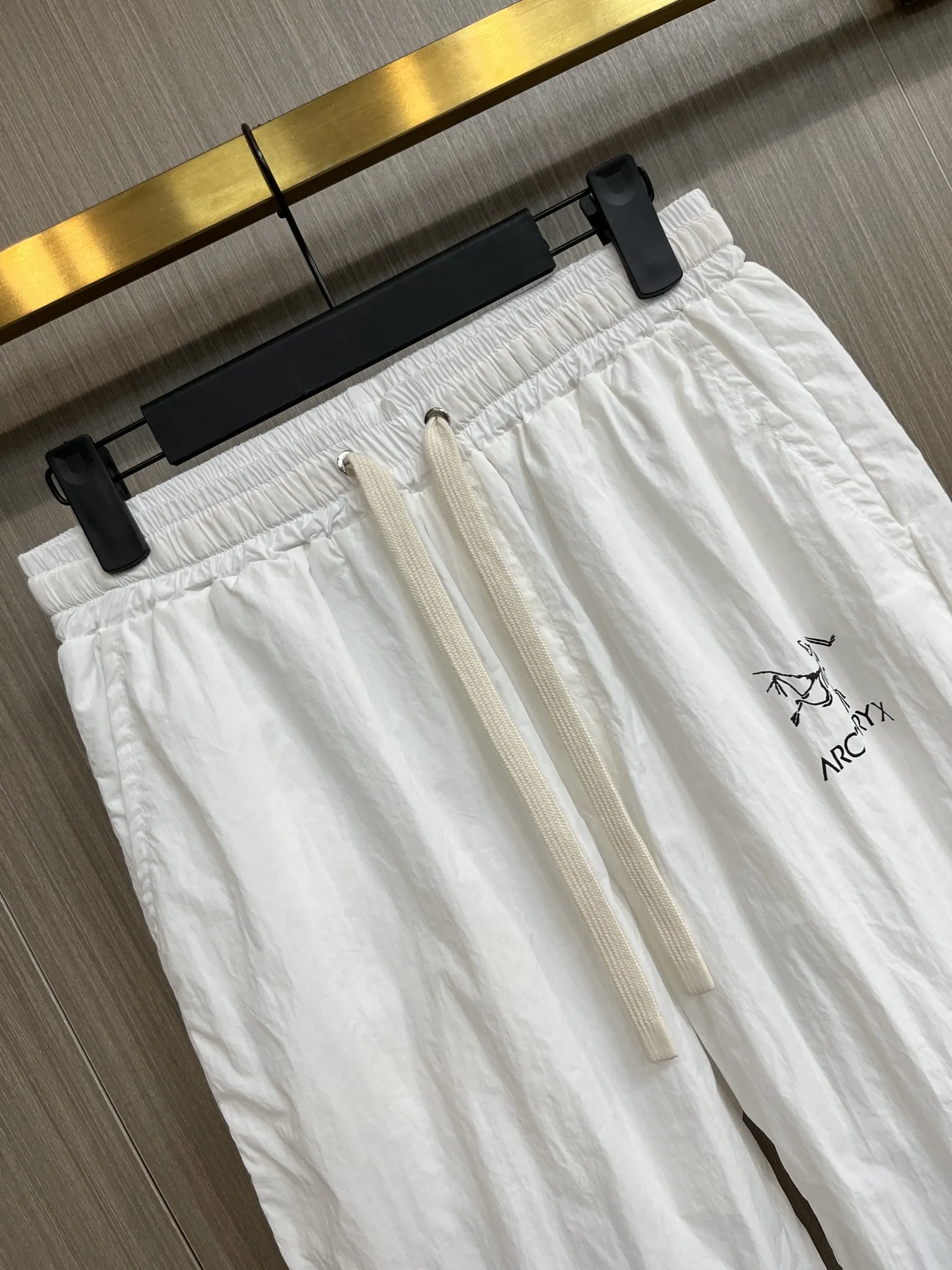 Logo-Print Hooded Windbreaker and Shorts Set D34014553 — view 5