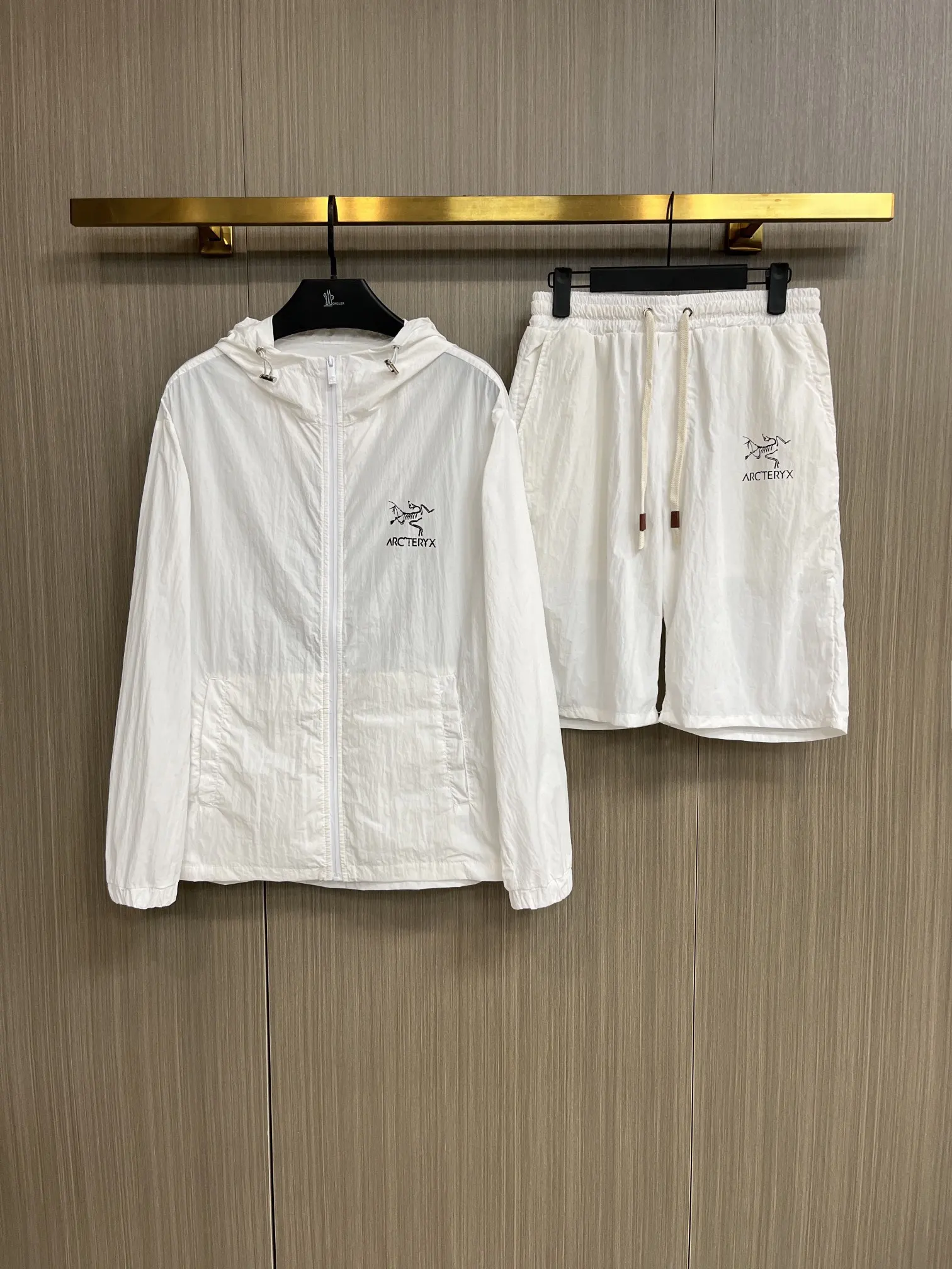 Logo-Print Hooded Windbreaker and Shorts Set D34014561
