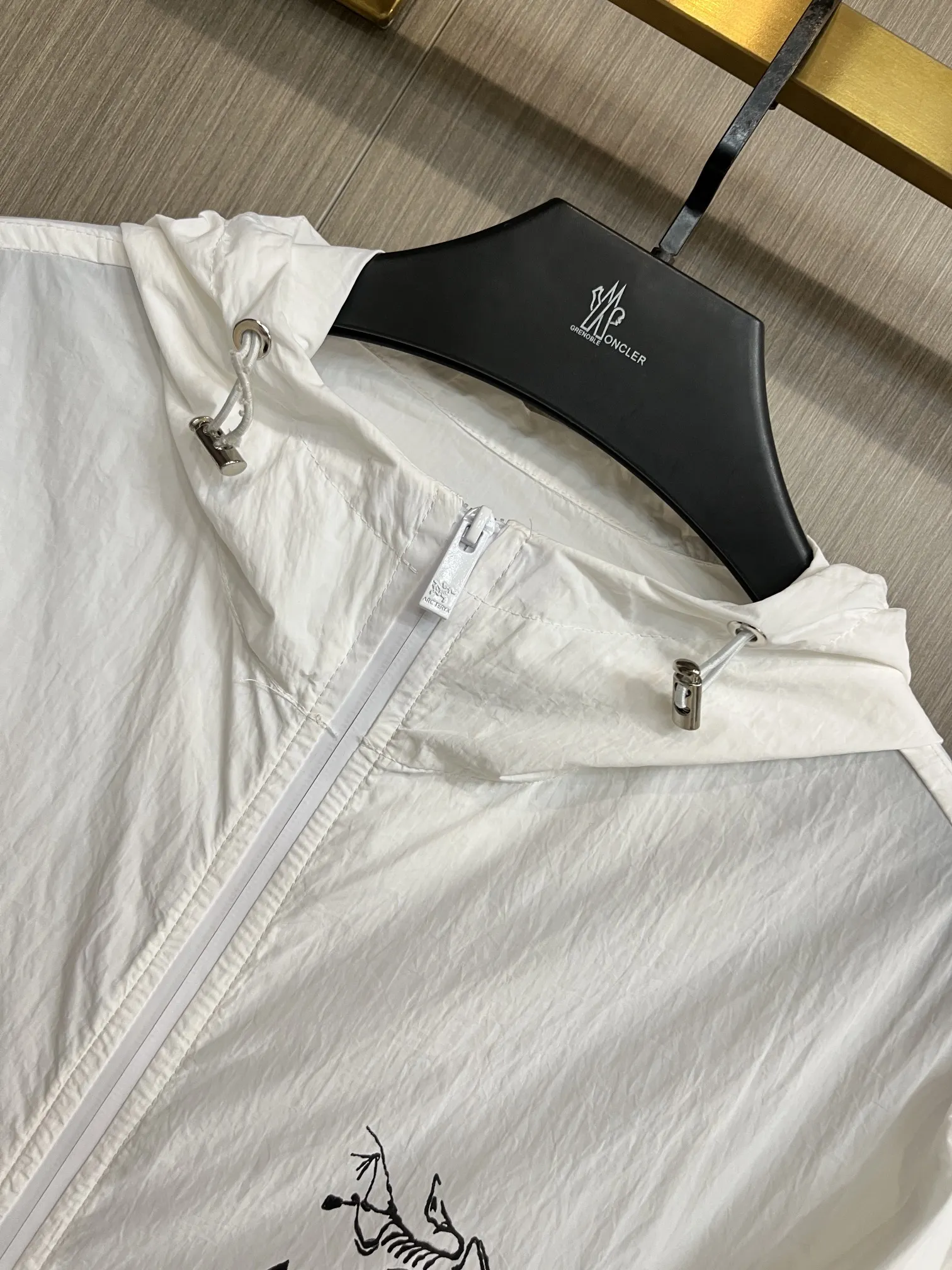 Logo-Print Hooded Windbreaker and Shorts Set D34014561 — view 7