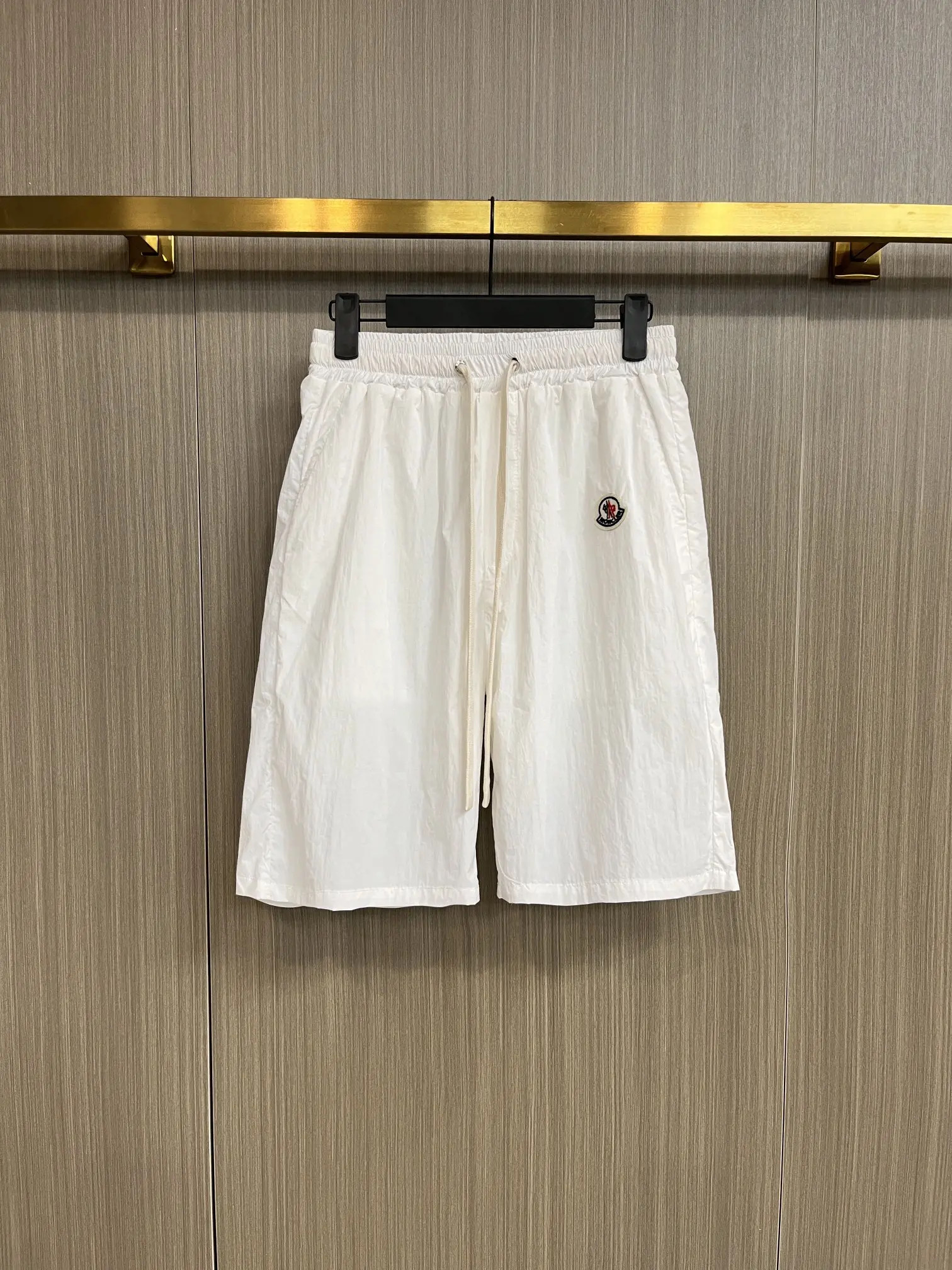 Hooded Windbreaker and Shorts Two-Piece Set D34014555 — view 3