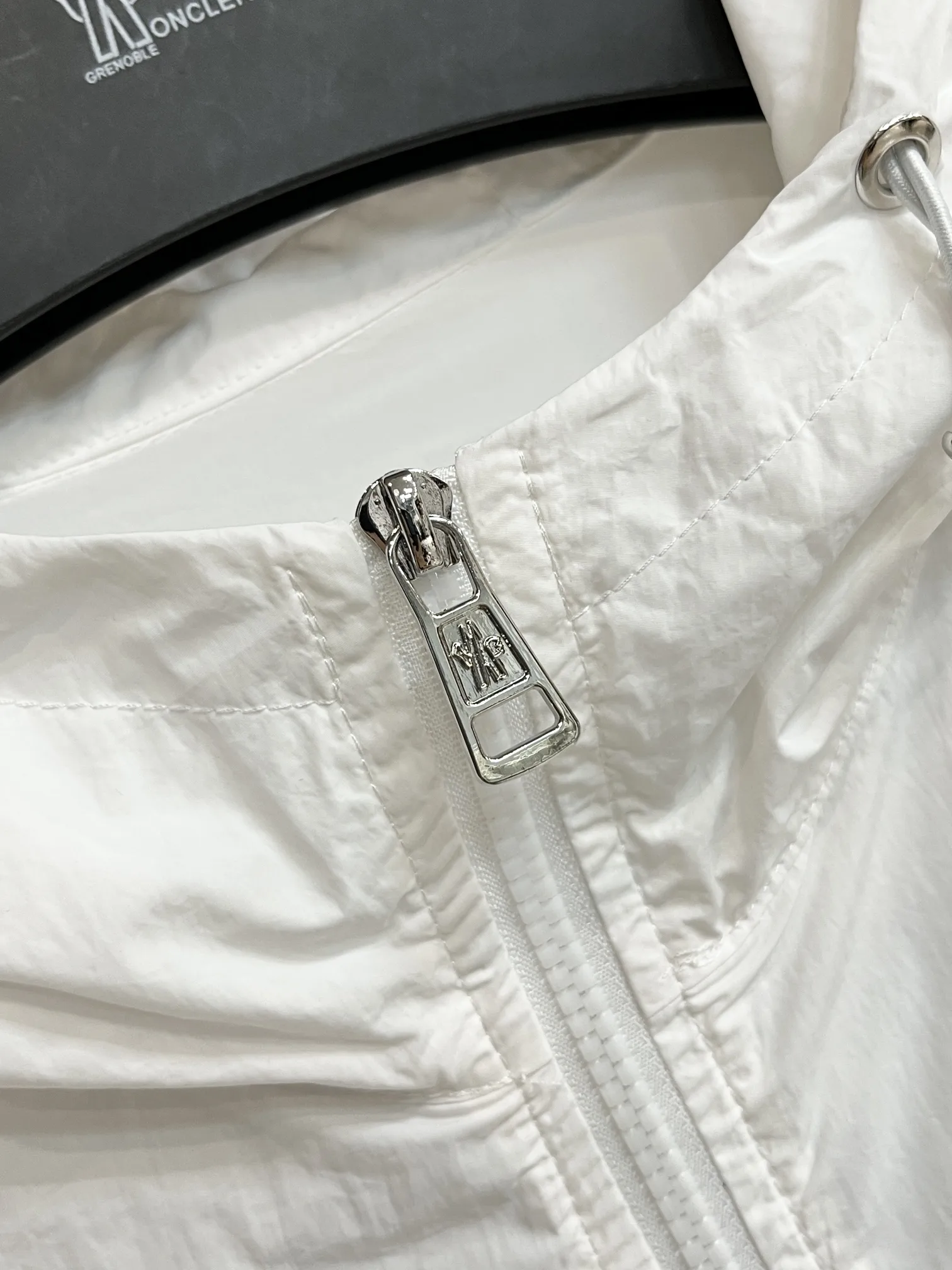 Hooded Windbreaker and Shorts Two-Piece Set D34014555 — view 6