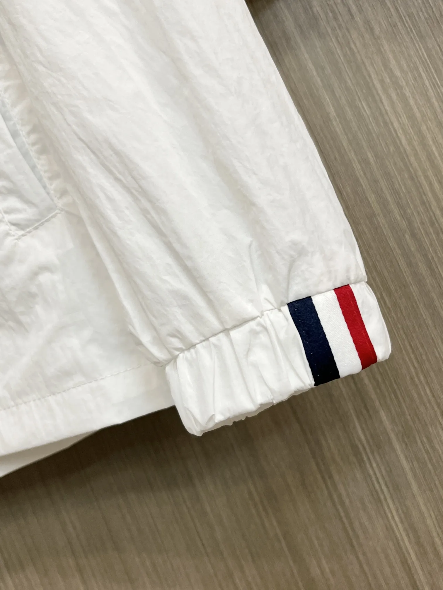 Hooded Windbreaker and Shorts Two-Piece Set D34014555 — view 7