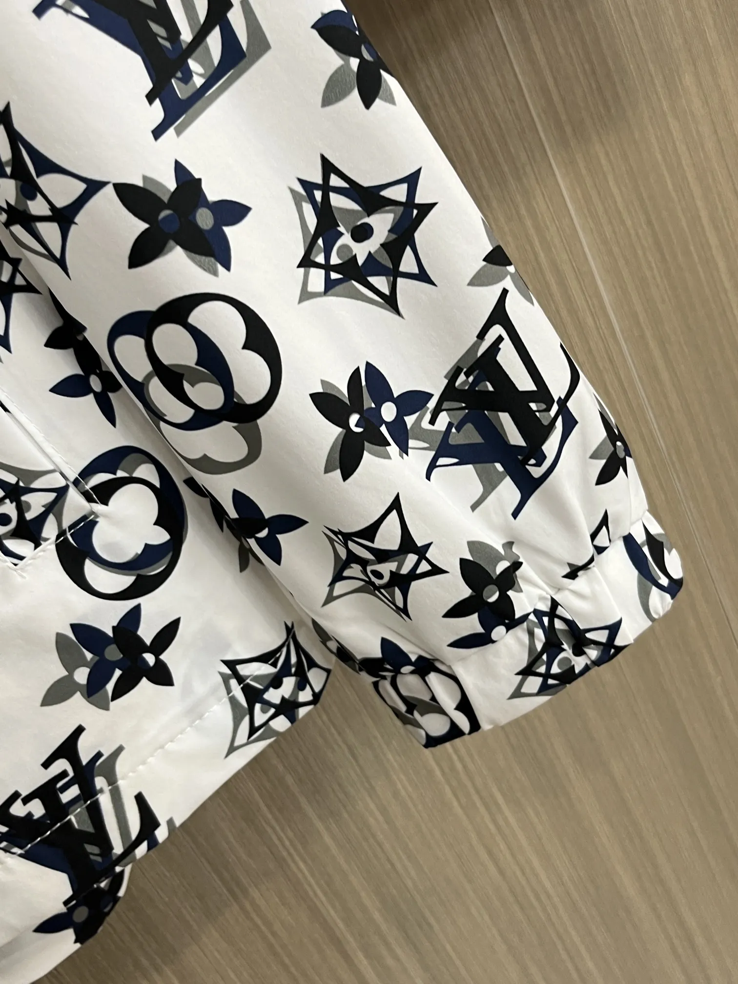 Monogram Print Hooded Windbreaker and Shorts Set D34014552 — view 5
