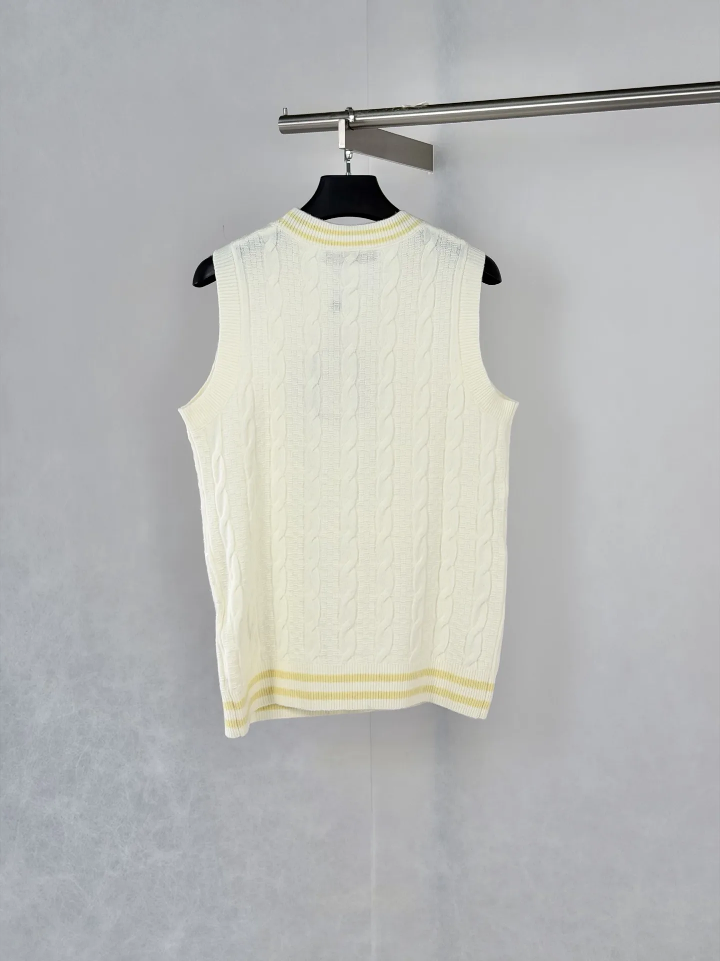 Palm Tree Beaded Cable-Knit Vest D34520666 — view 2