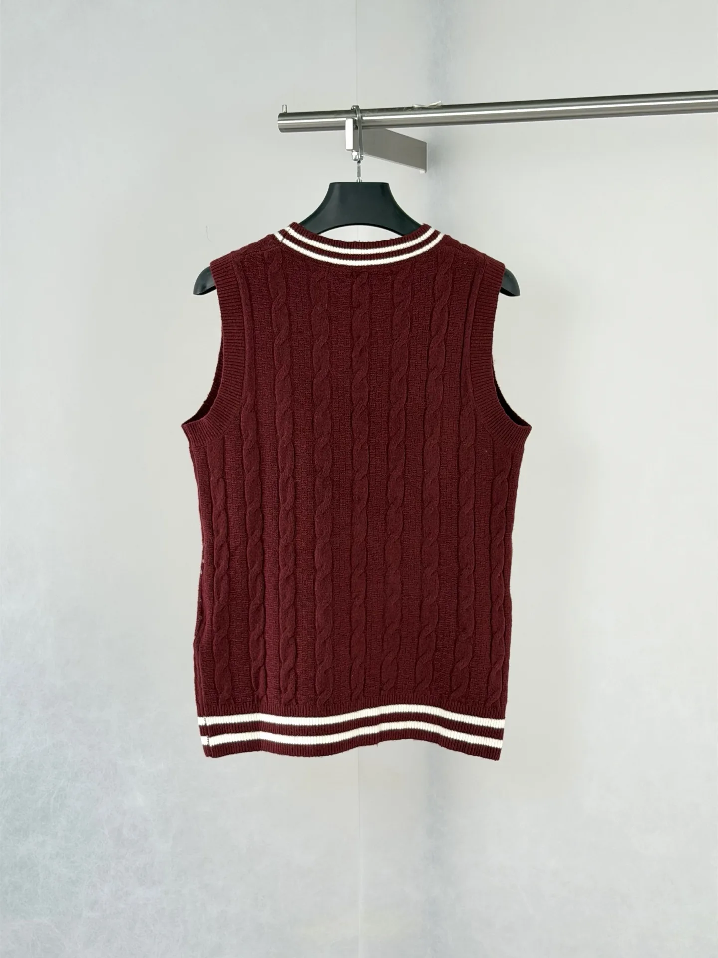 Palm Tree Beaded Cable-Knit Vest D34520667 — view 2