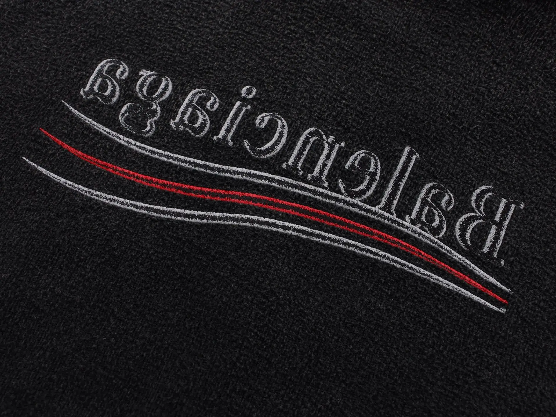 Distressed Logo-Embroidered Zip-Up Hoodie D35021201 — view 5
