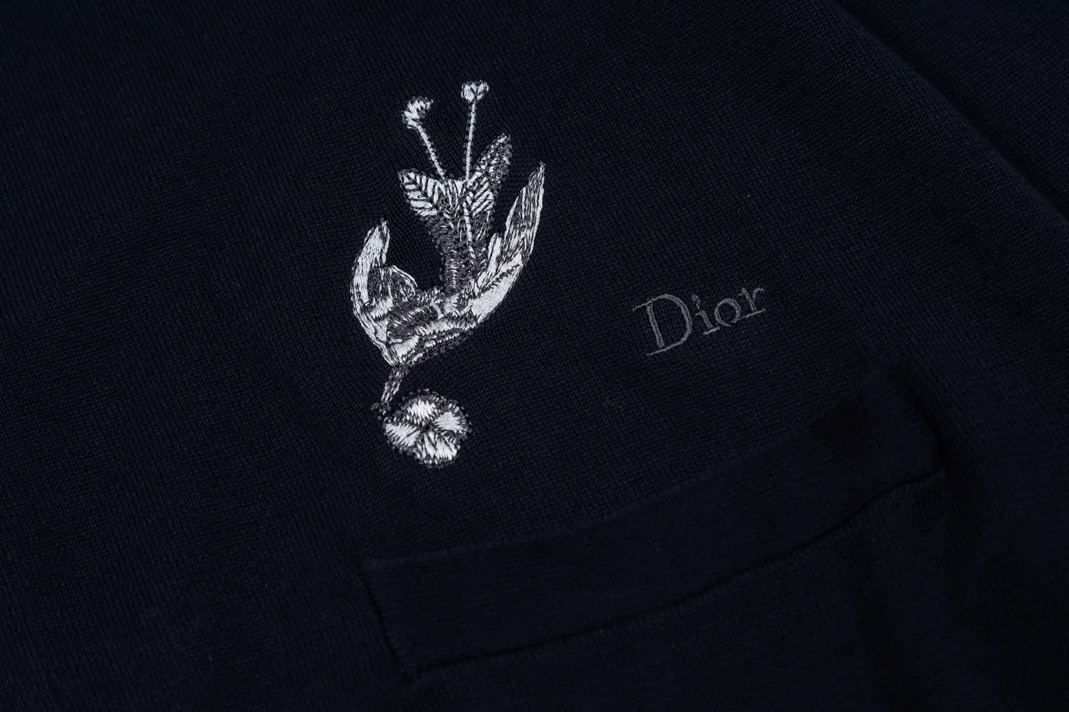 Médaillon Colibri Embroidered Wool-Blend Cardigan D35021033 — view 7