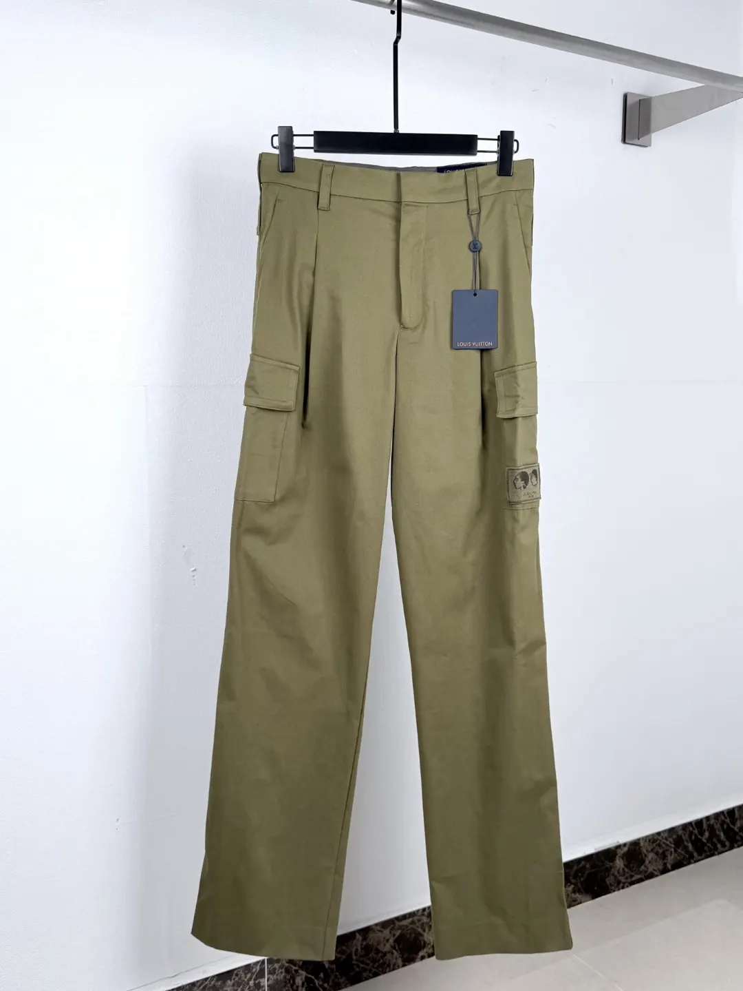 Embroidered Logo Cotton-Blend Cargo Trousers D35020000