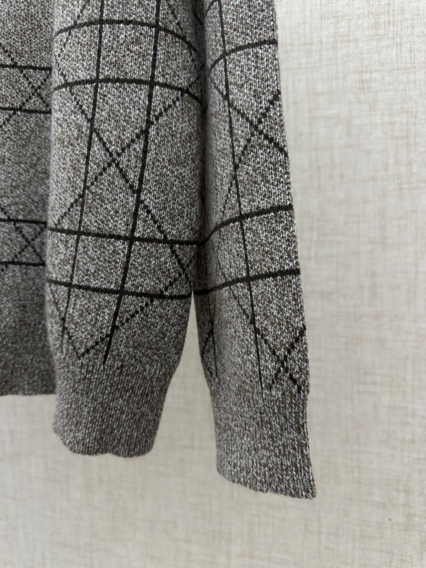Cannage Jacquard Medaillon Crew-Neck Sweater D35021440 — view 6