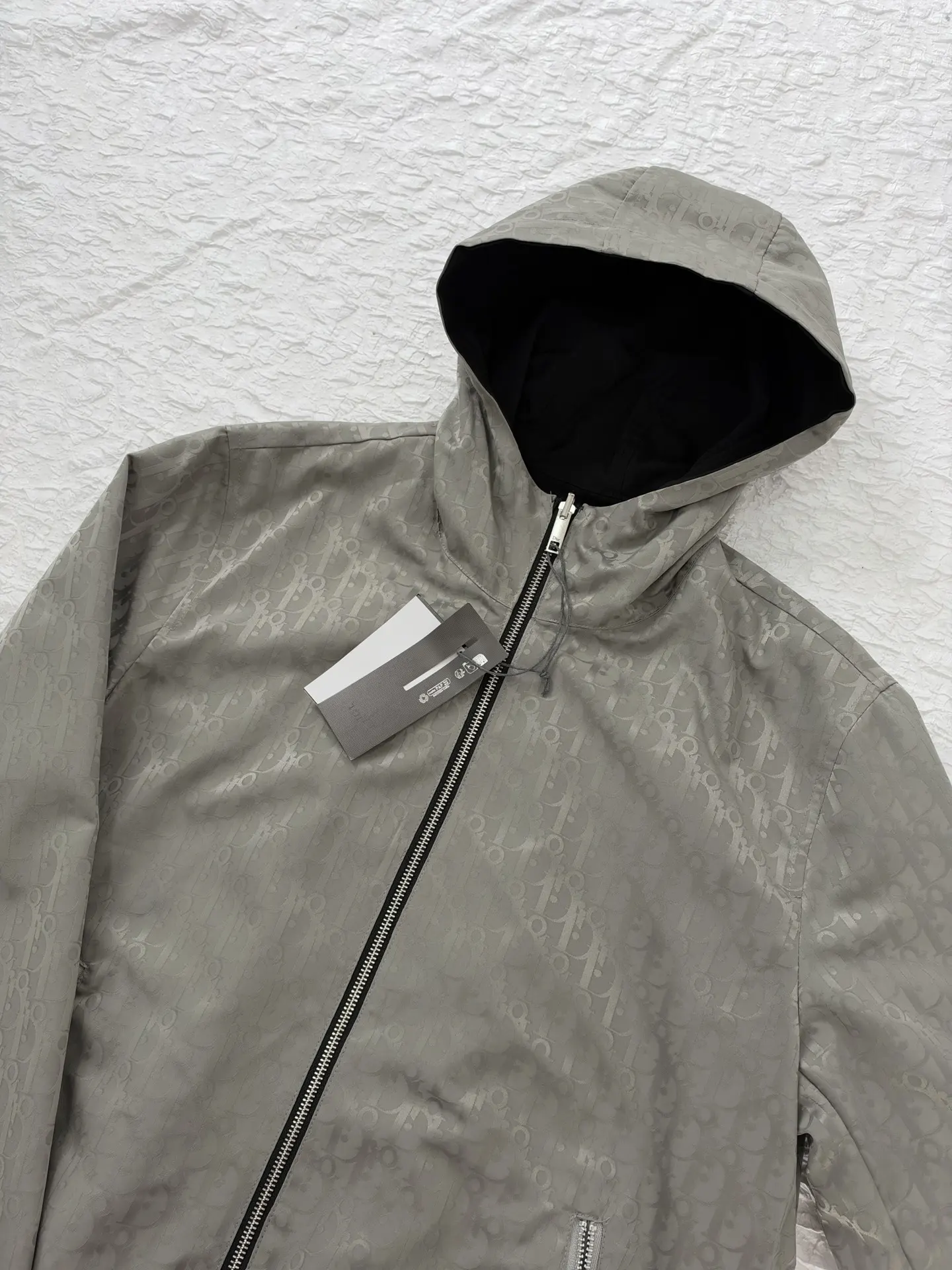 Oblique Jacquard Reversible Hooded Jacket D35519174 — view 11