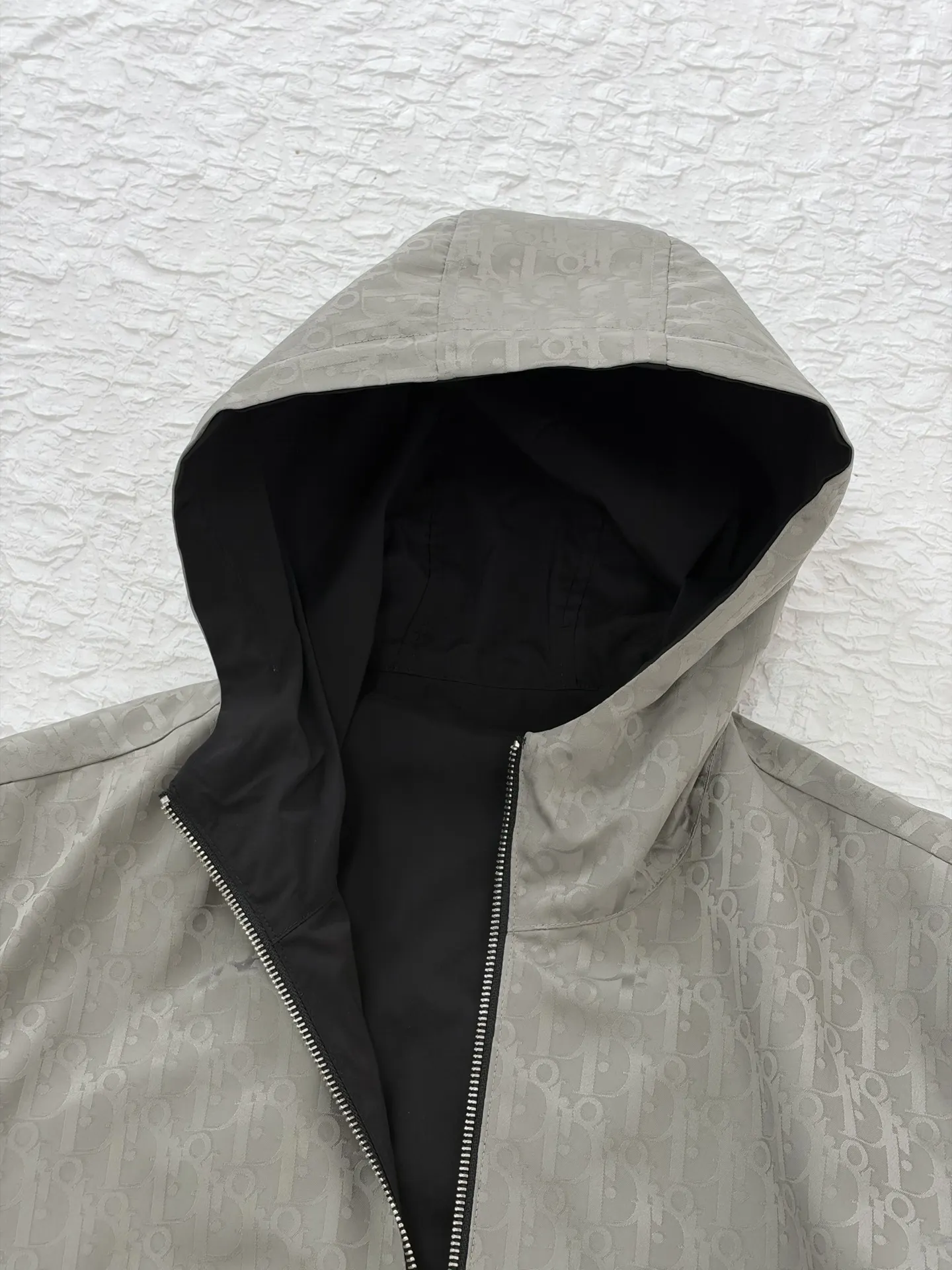 Oblique Jacquard Reversible Hooded Jacket D35519174 — view 13