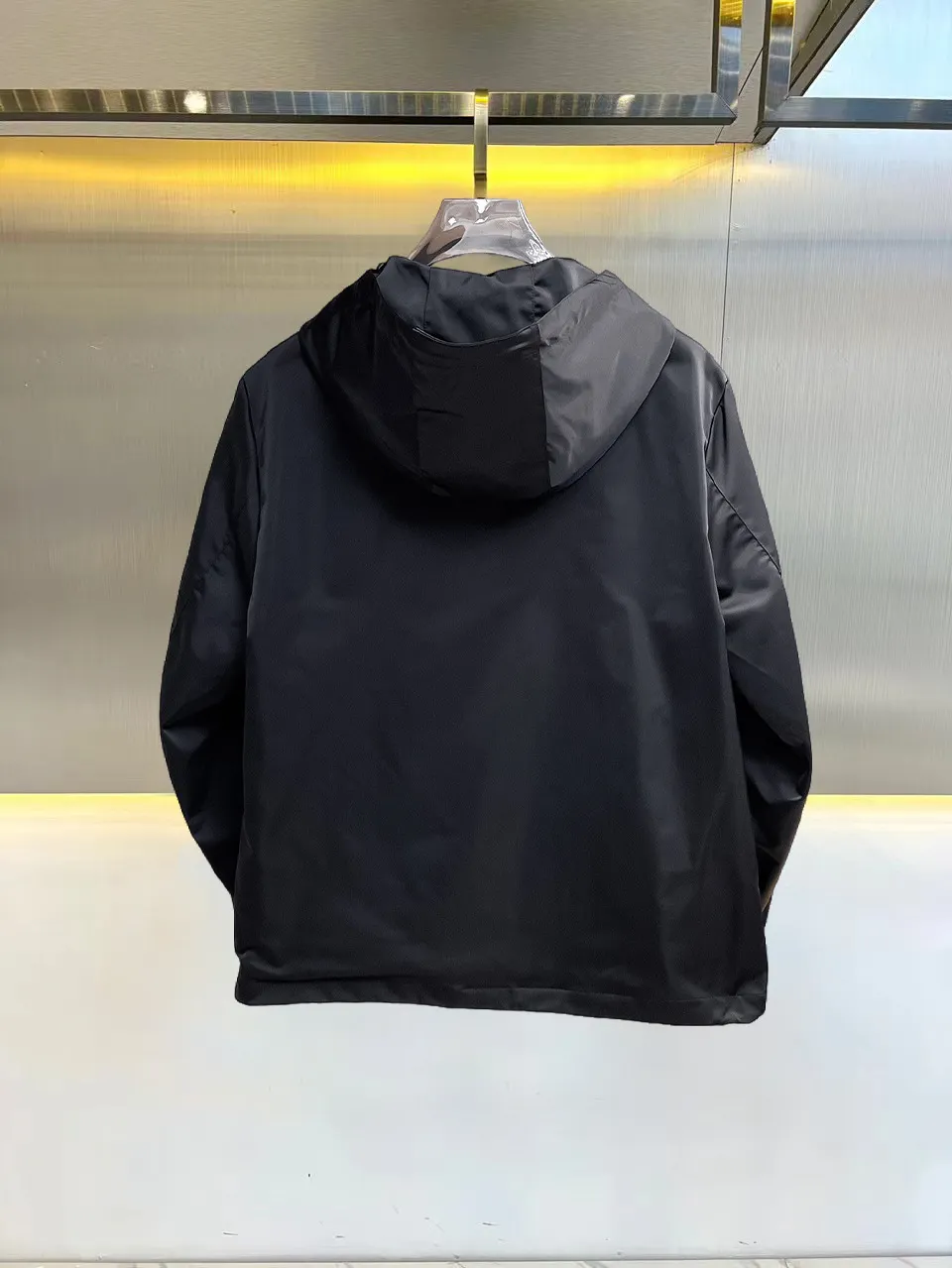 Logo-Appliquéd Hooded Shell Jacket D36014677 — view 2