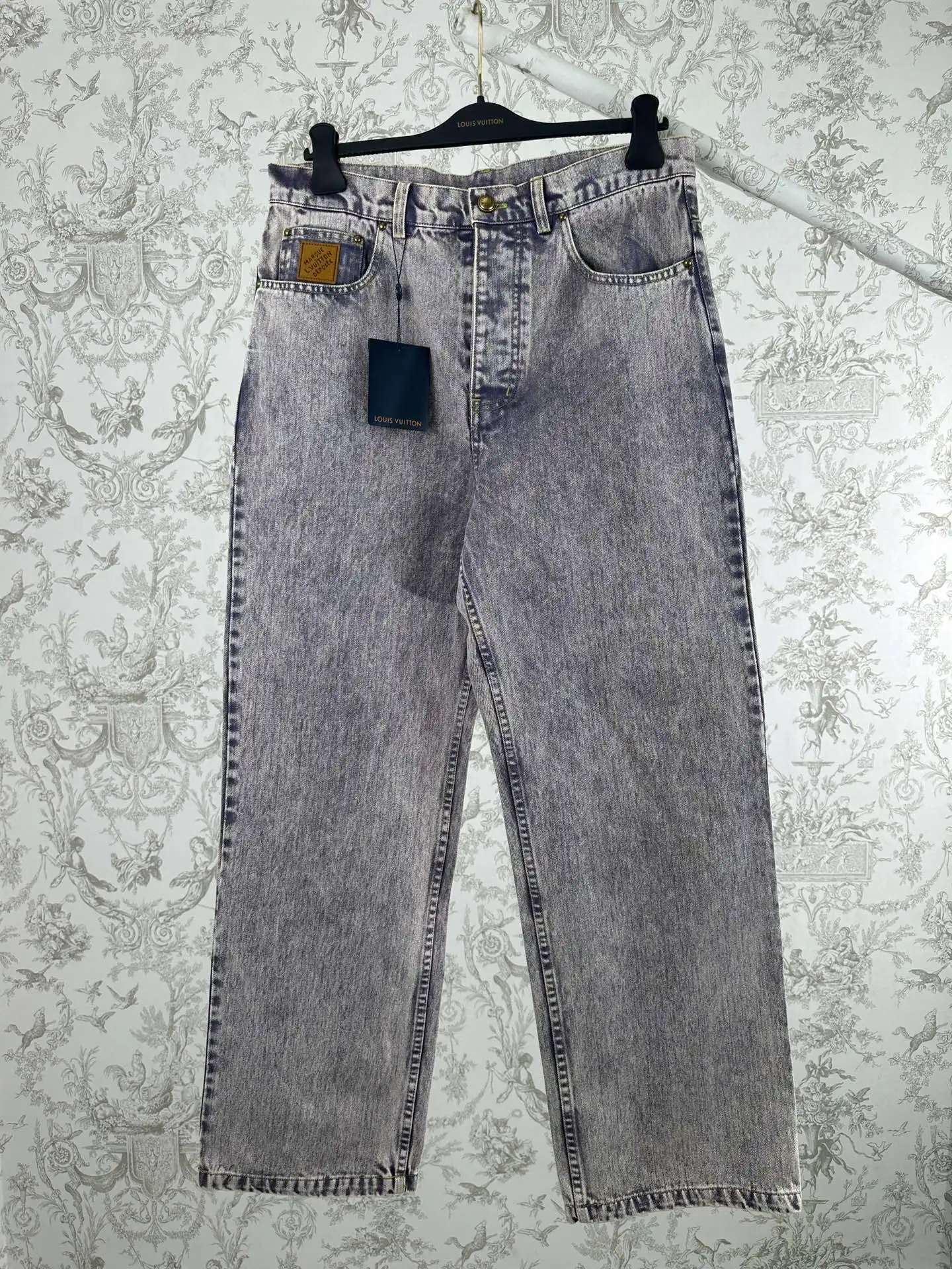 Acid-Wash Straight-Leg Jeans D36013965 — view 2