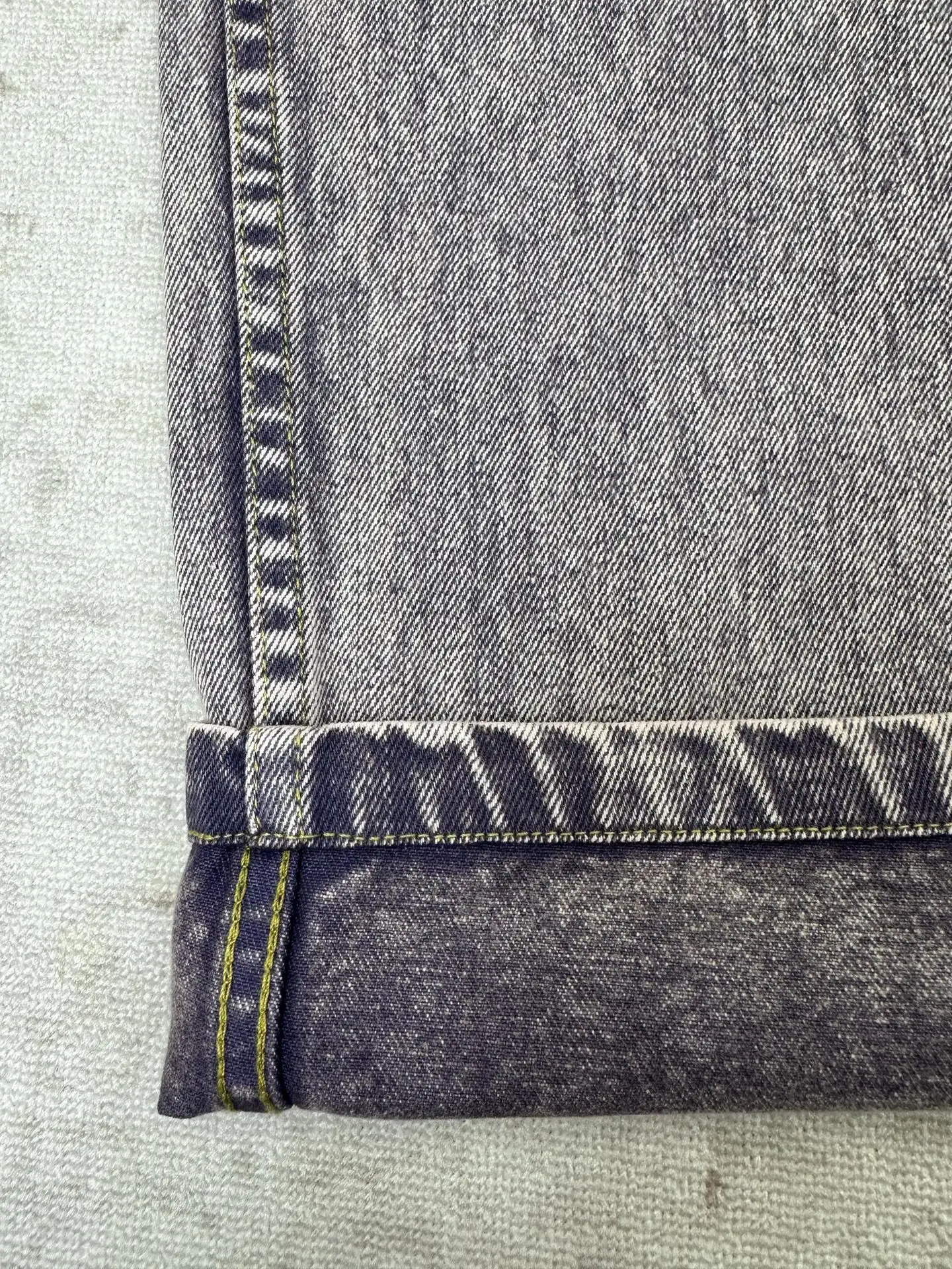 Acid-Wash Straight-Leg Jeans D36013965 — view 6