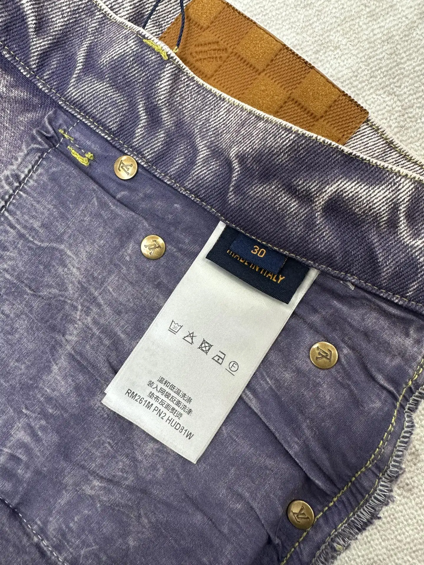 Acid-Wash Straight-Leg Jeans D36013965 — view 9