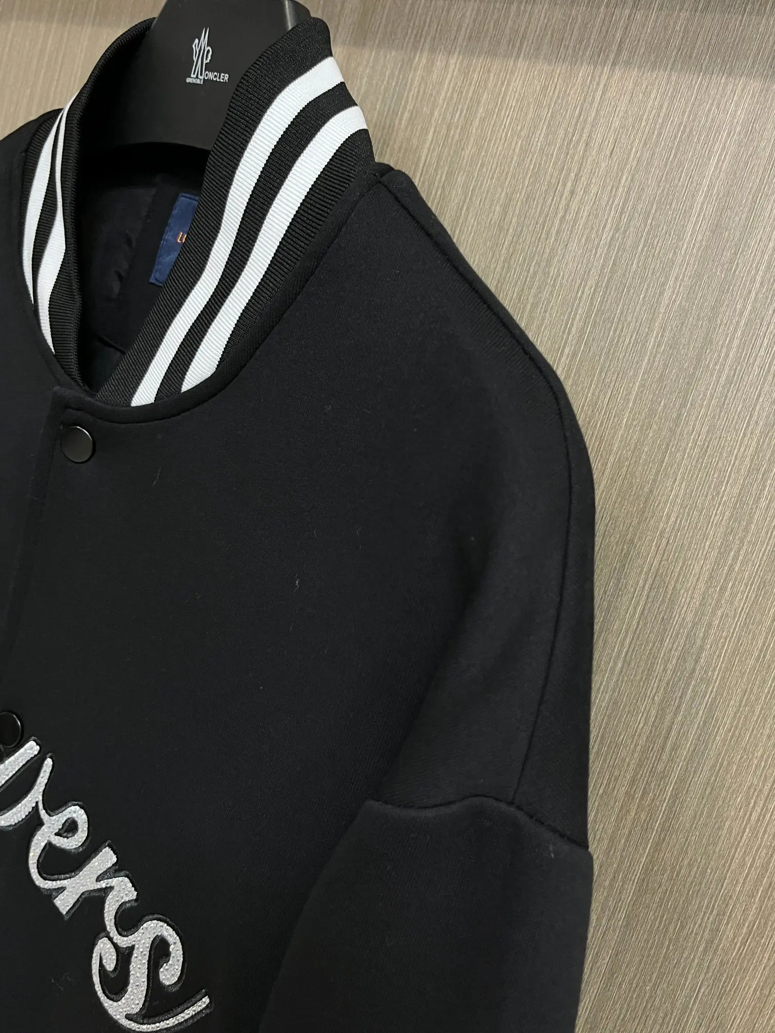 LV Lovers Logo Embroidered Bomber Jacket D36014353 — view 4