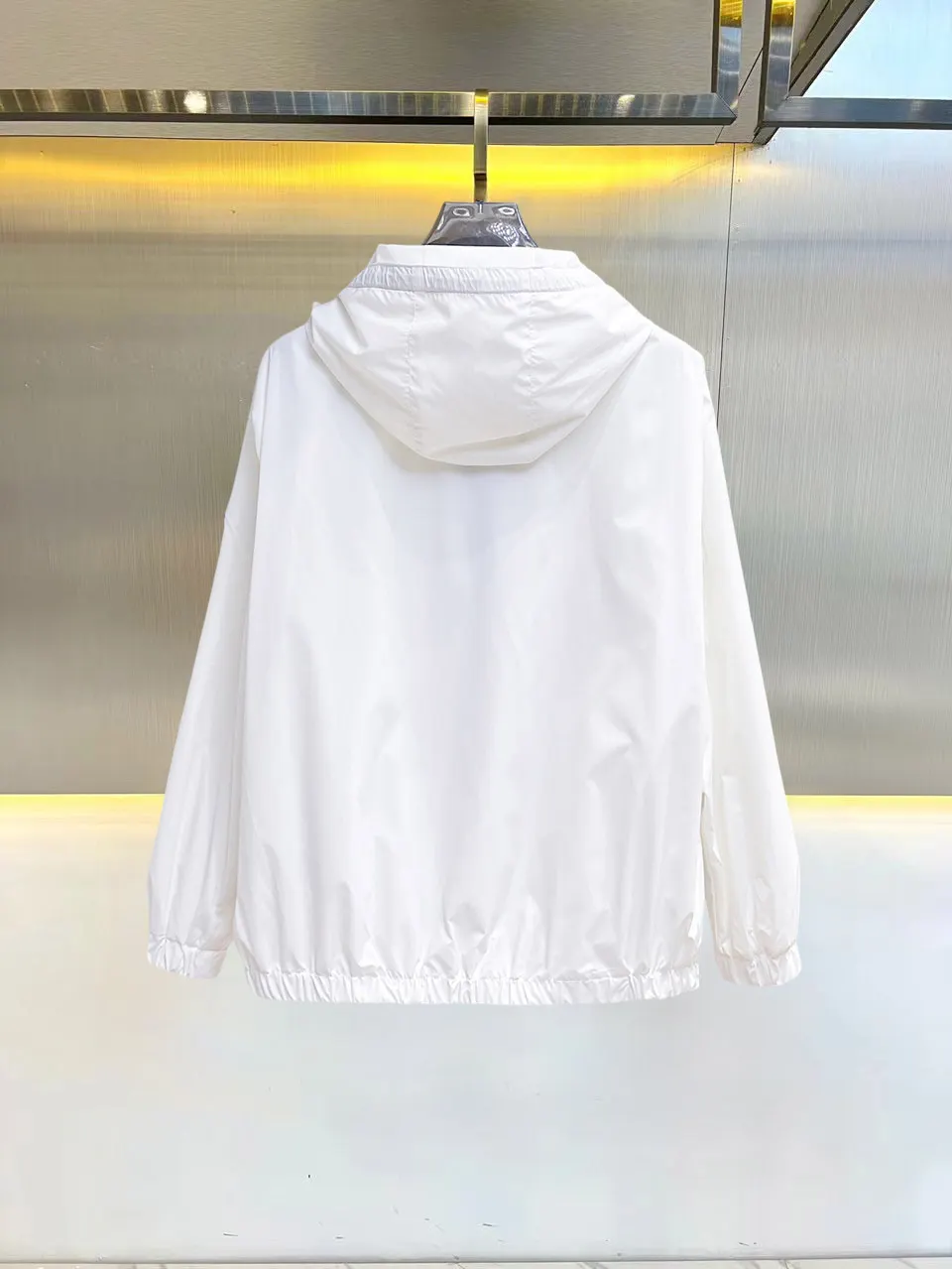 Logo-Patch Hooded Windbreaker Jacket D37014672 — view 2