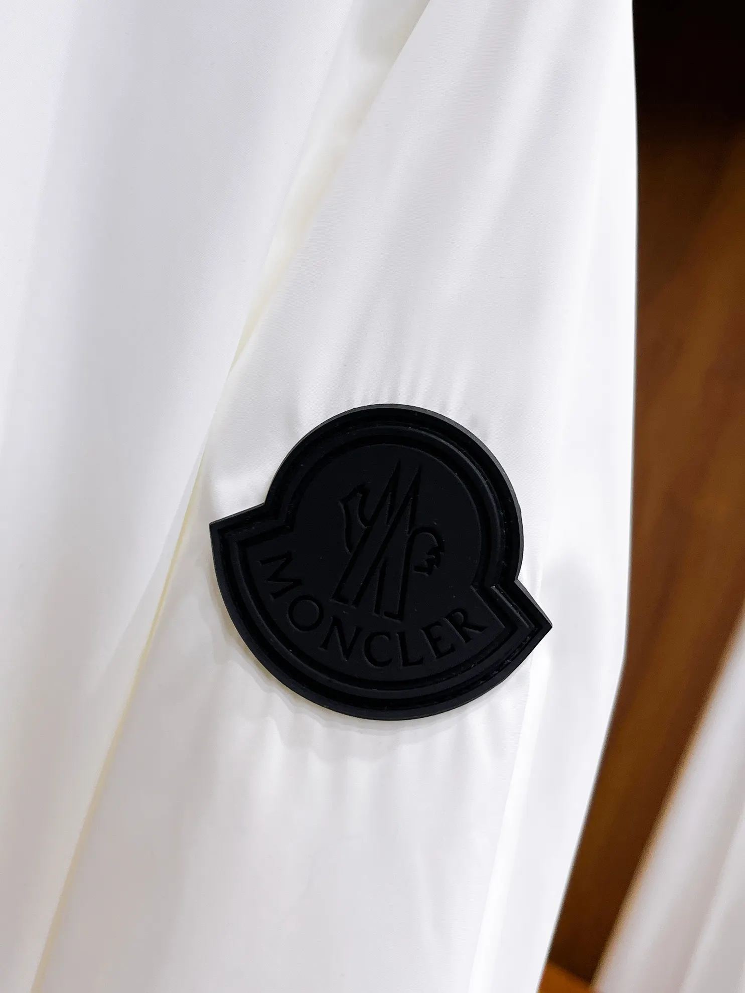 Logo-Patch Hooded Windbreaker Jacket D37014672 — view 5