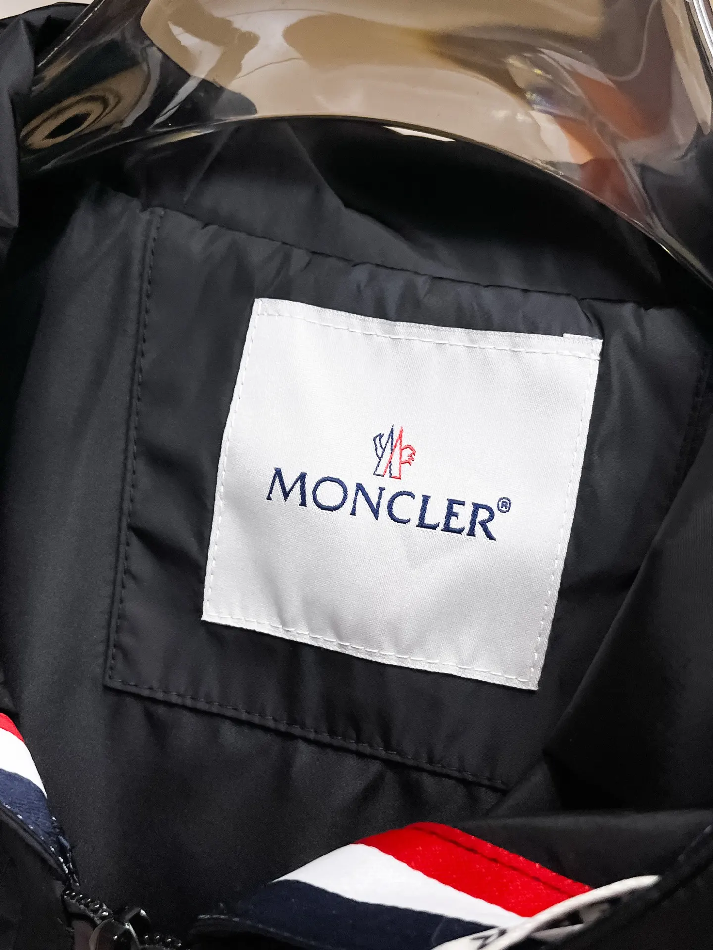 Logo-Patch Hooded Windbreaker Jacket D37014673 — view 8
