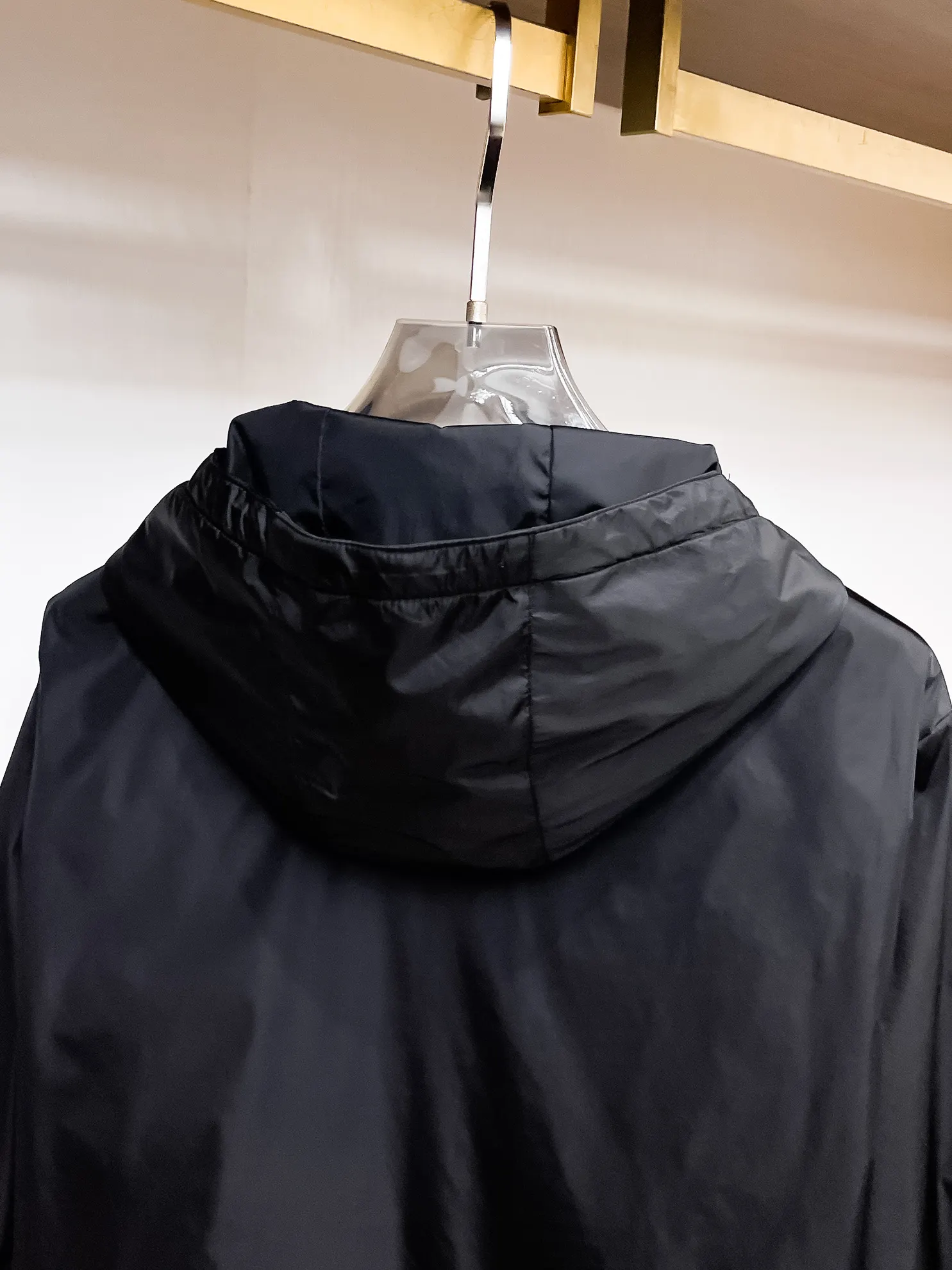 Logo-Patch Hooded Windbreaker Jacket D37014673 — view 12