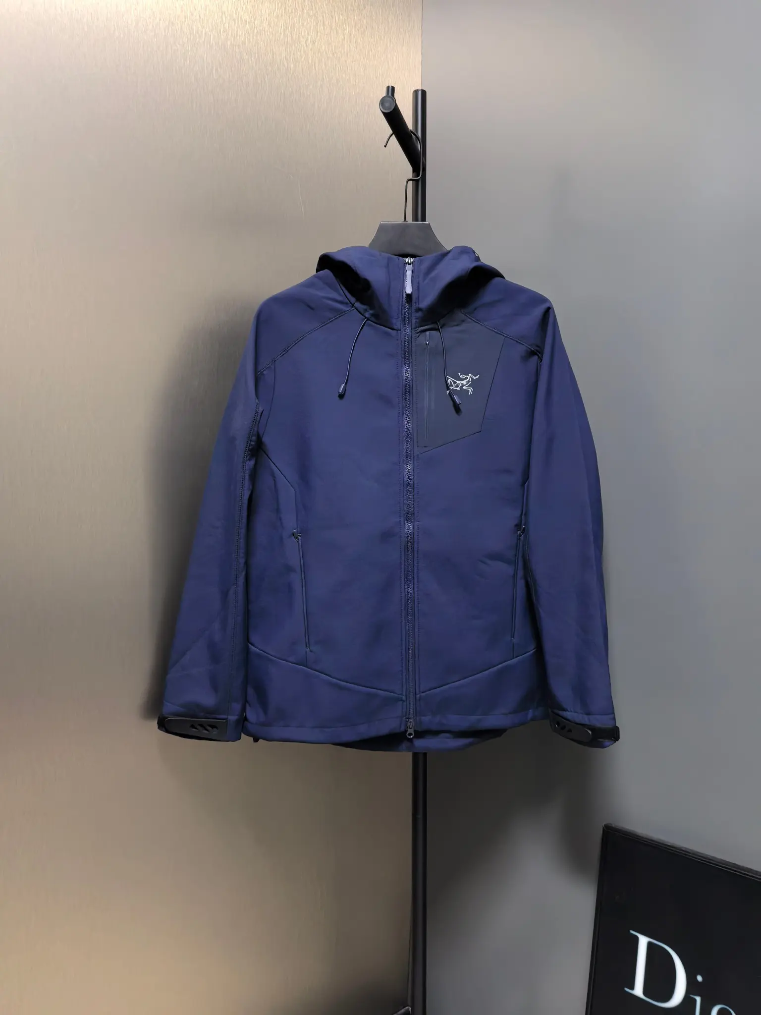 Logo-Print Hooded Softshell Jacket D37020798
