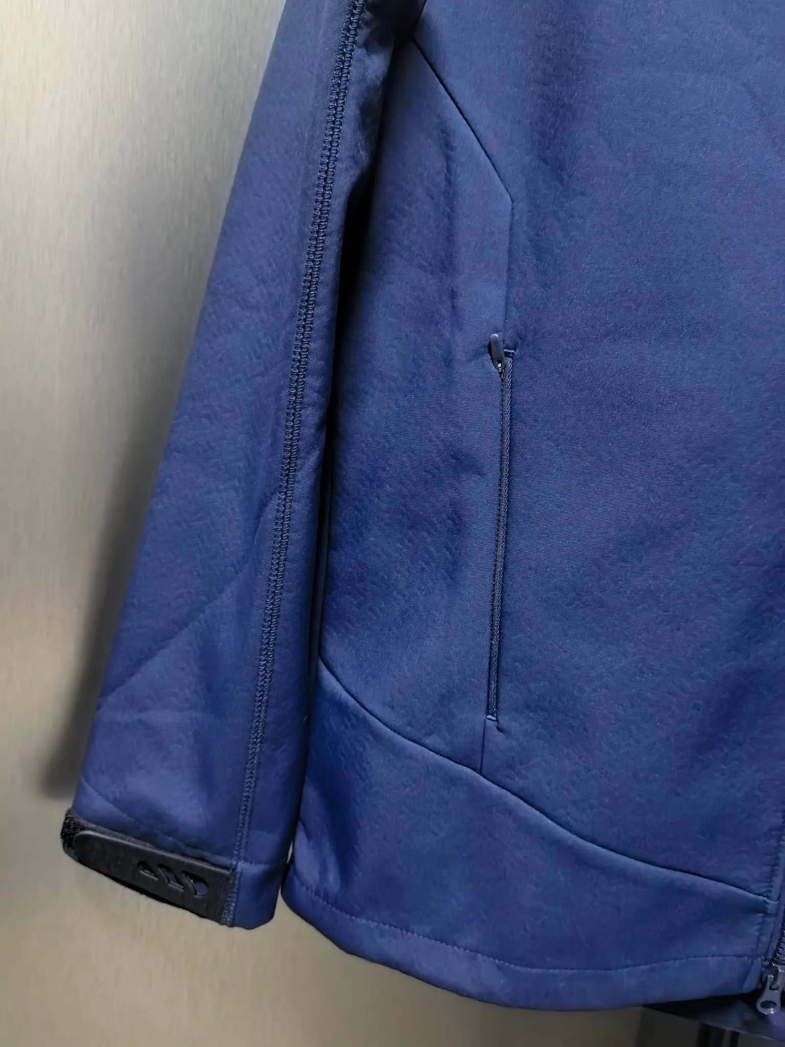 Logo-Print Hooded Softshell Jacket D37020798 — view 4