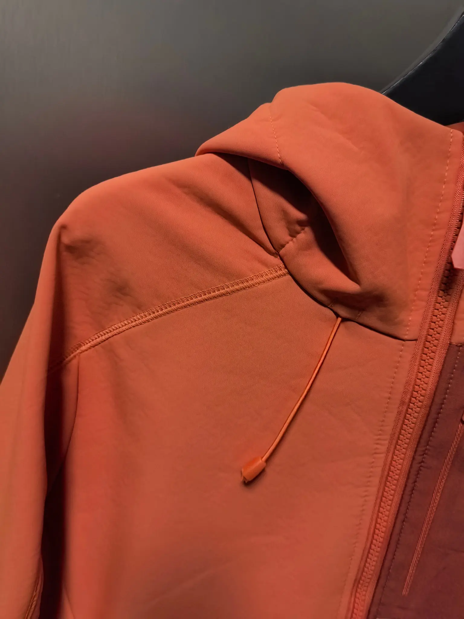 Hooded Softshell Performance Jacket D37020796 — view 2