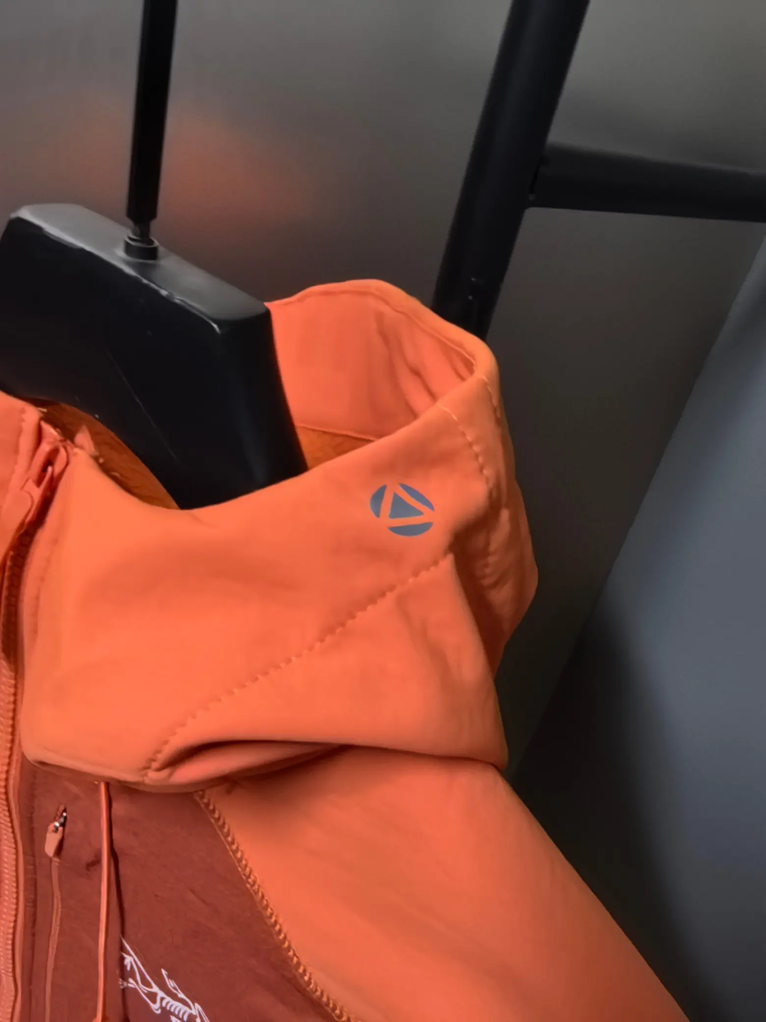 Hooded Softshell Performance Jacket D37020796 — view 4