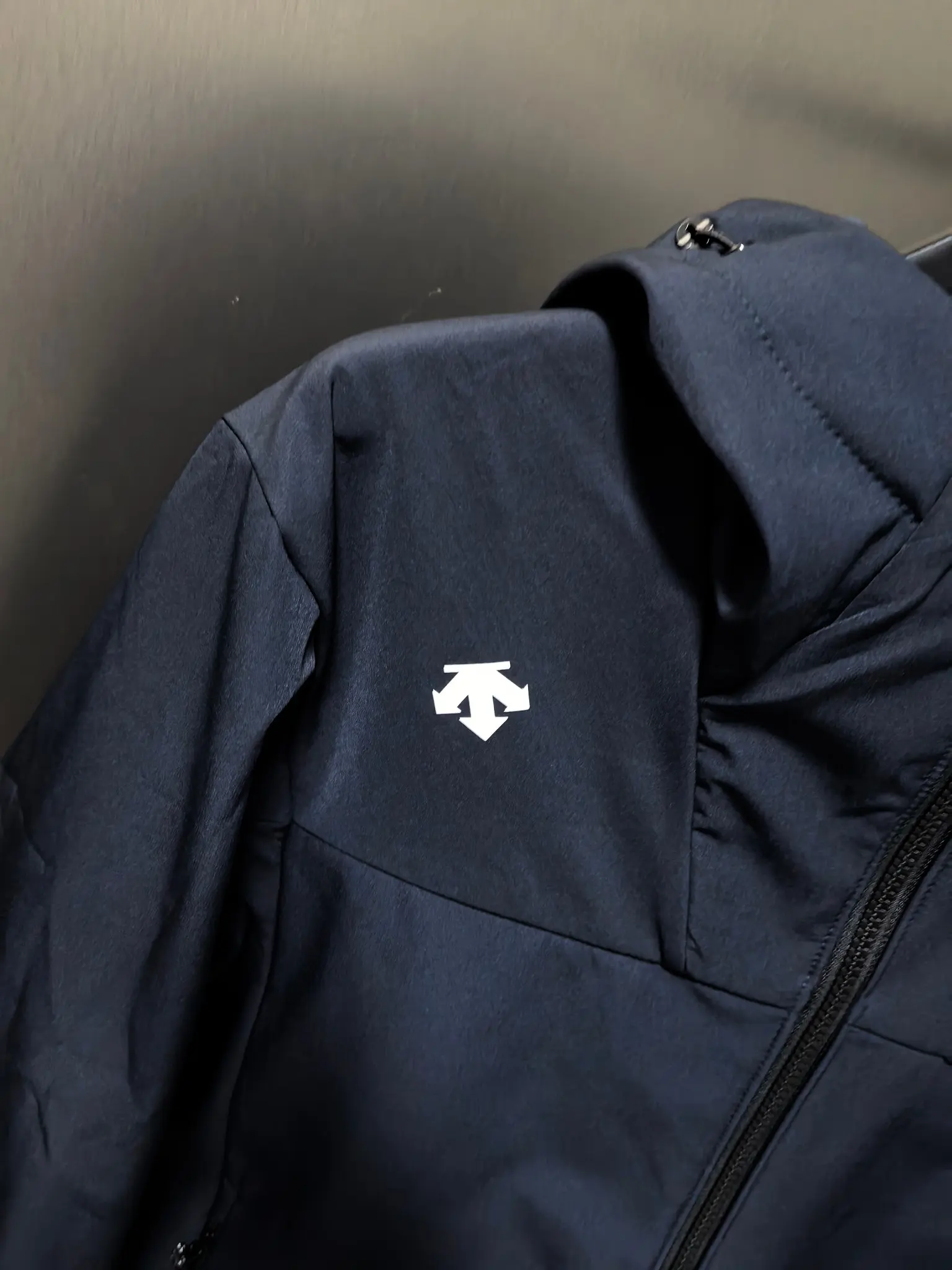 Hooded Softshell Performance Jacket D37020801 — view 2