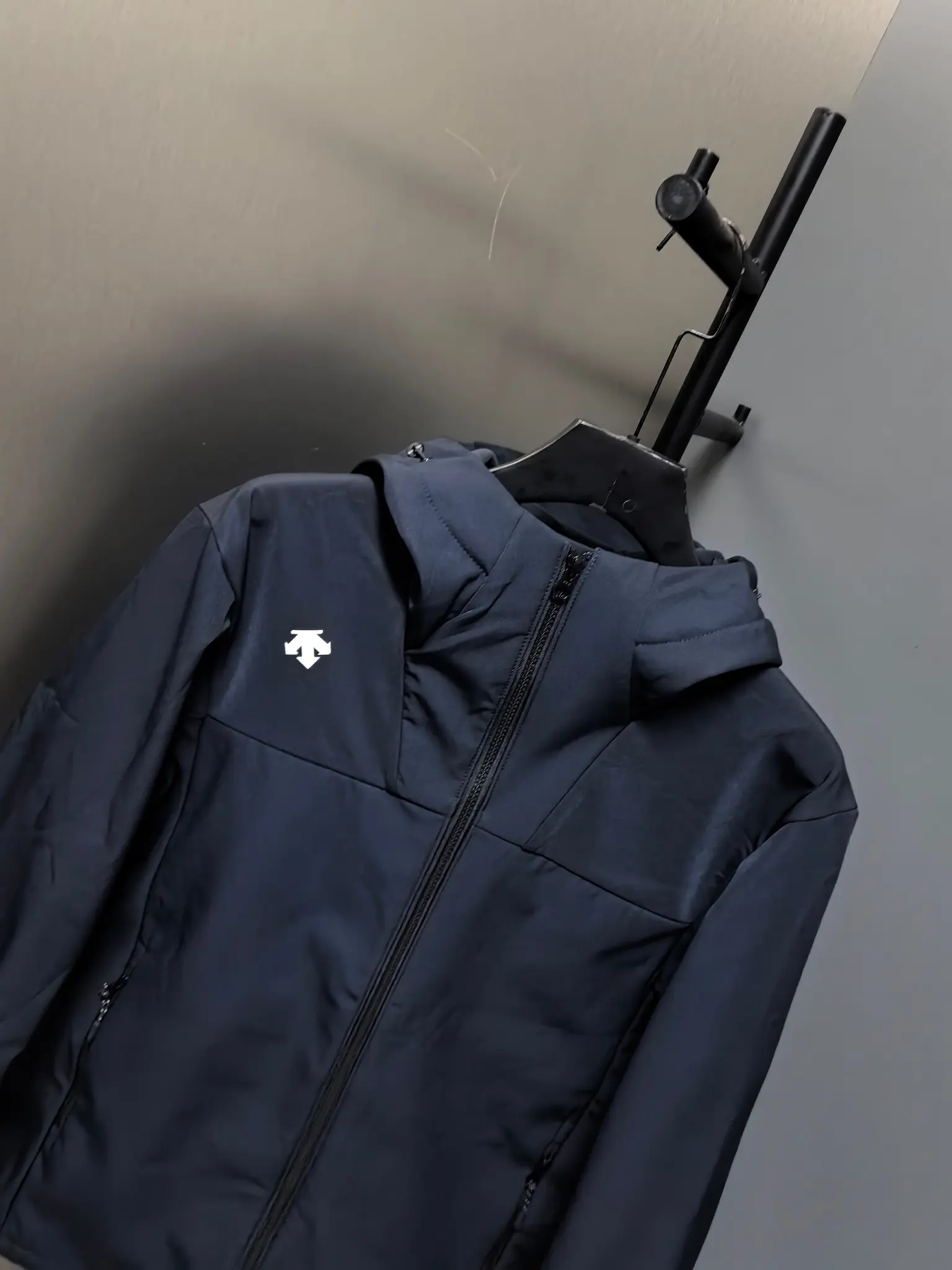 Hooded Softshell Performance Jacket D37020801 — view 6