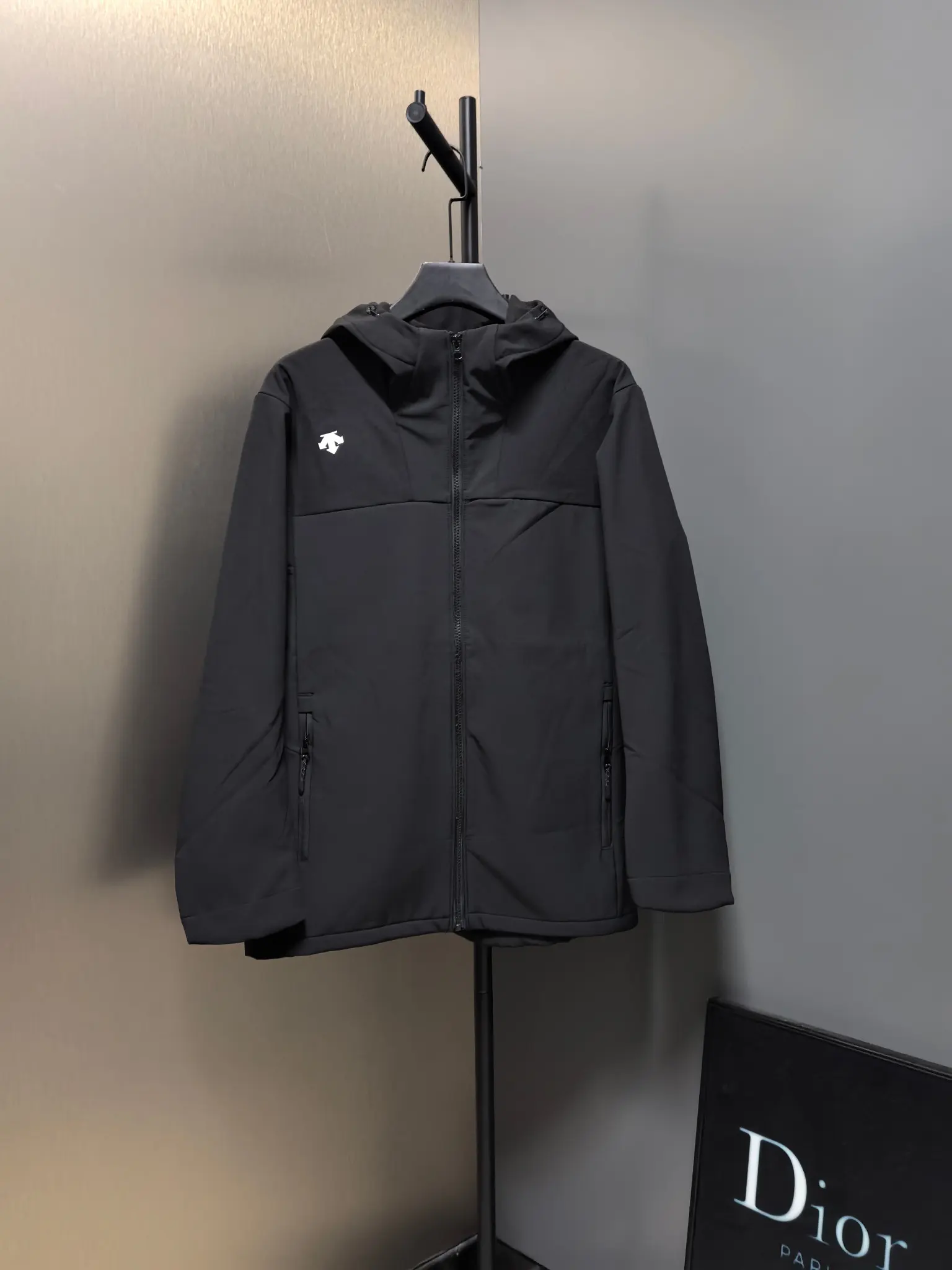 Men's Hooded Softshell Performance Jacket D37020802