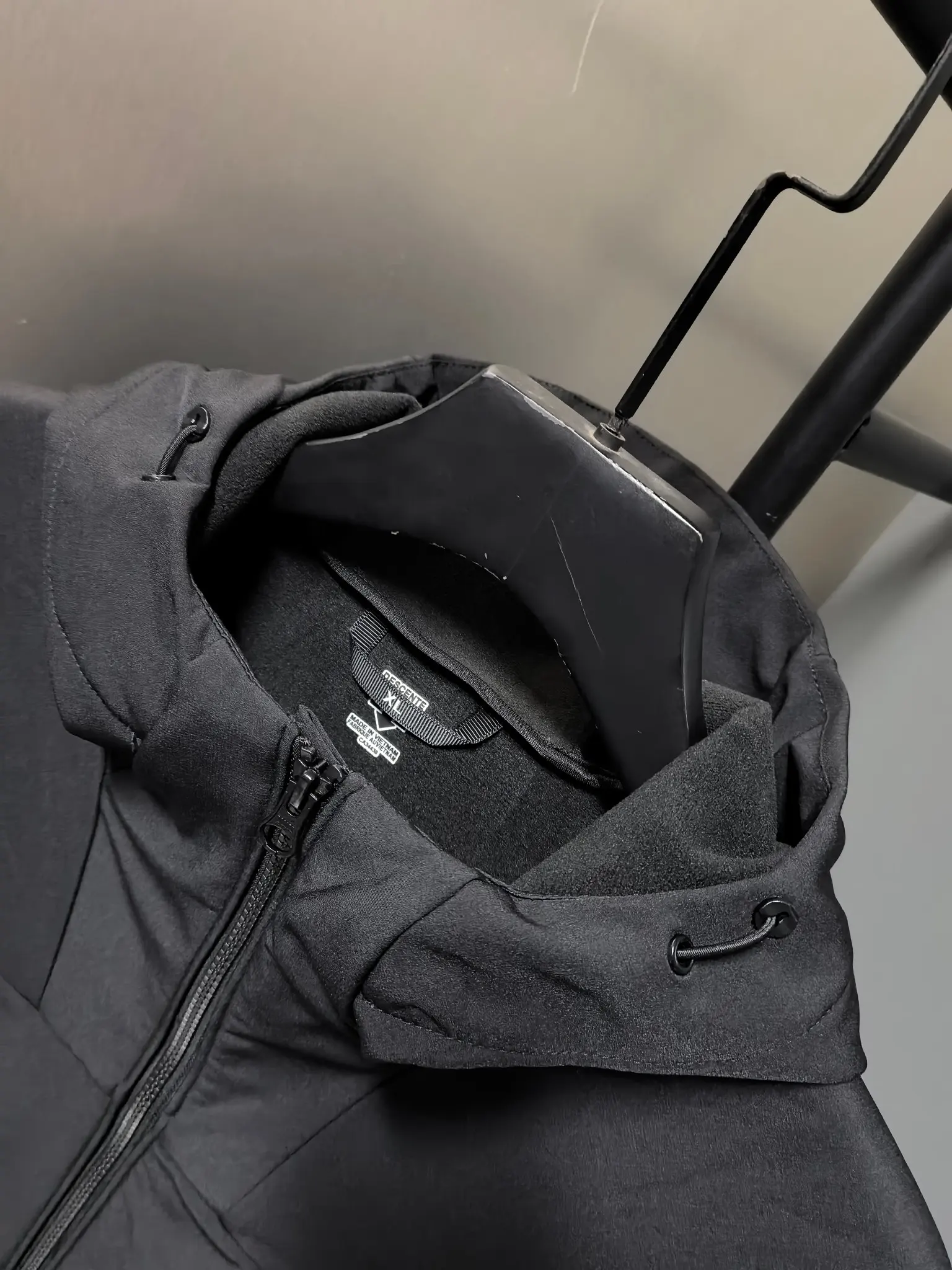 Men's Hooded Softshell Performance Jacket D37020802 — view 4