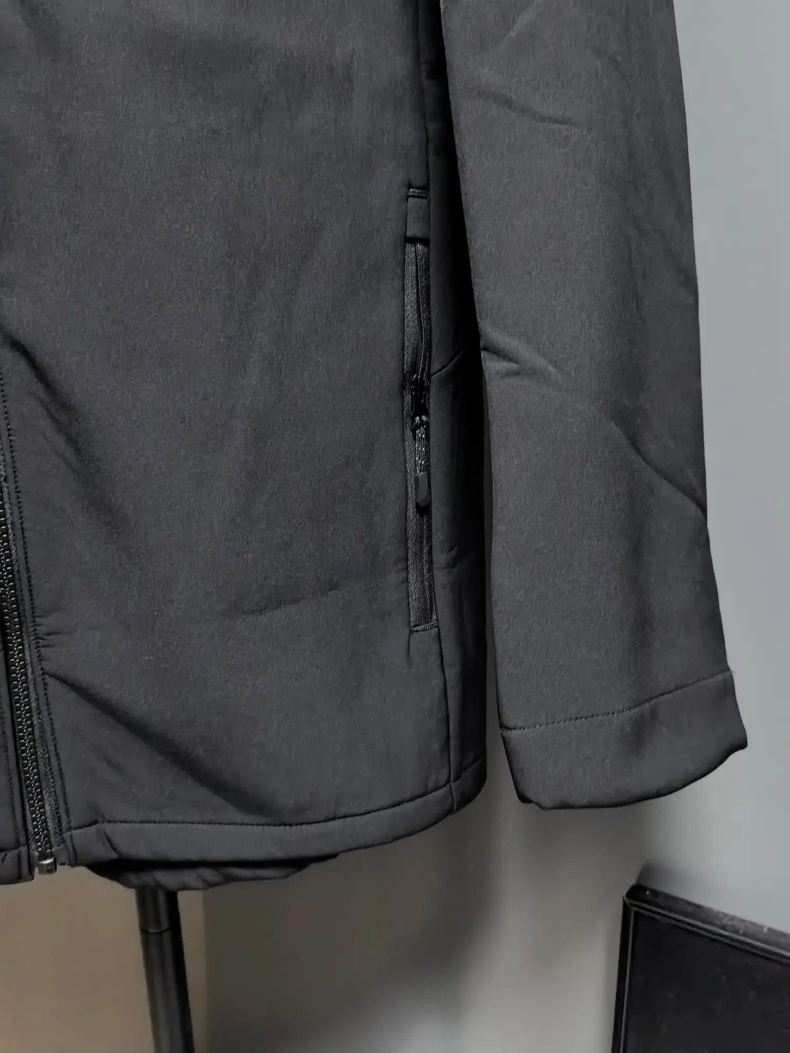 Men's Hooded Softshell Performance Jacket D37020802 — view 5