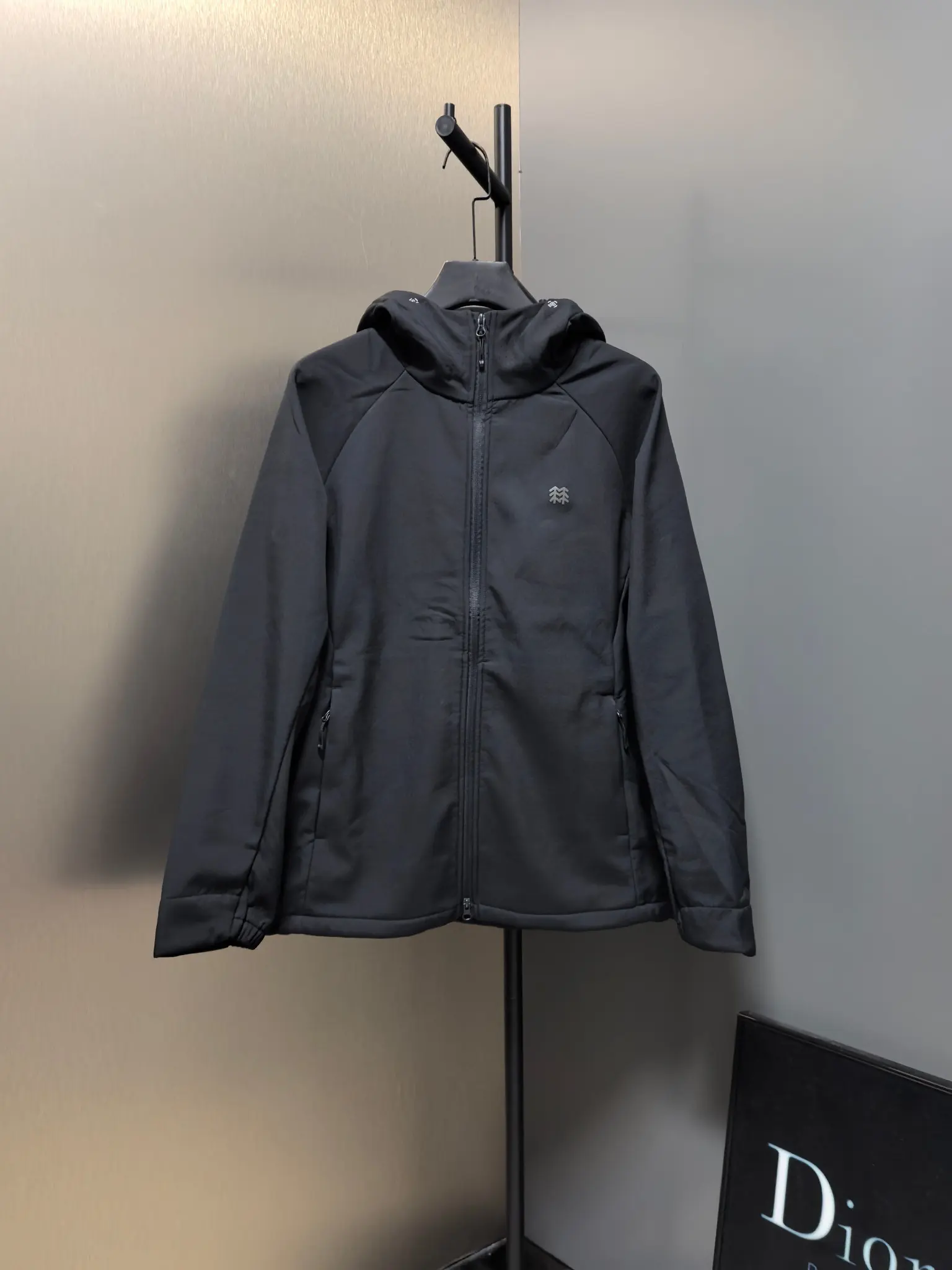 Hooded Softshell Performance Jacket D37020794