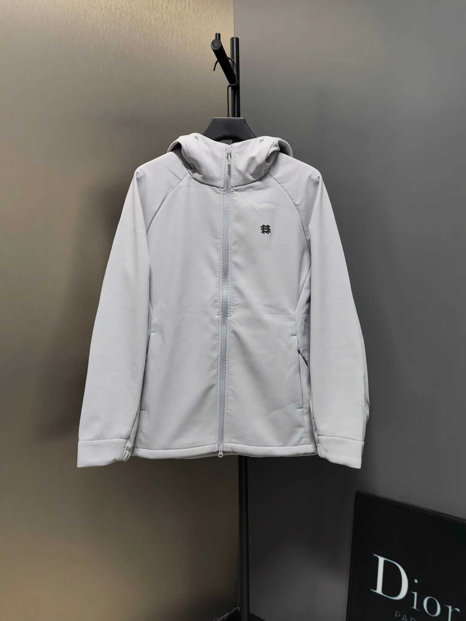 Men's Hooded Softshell Performance Jacket D37020795