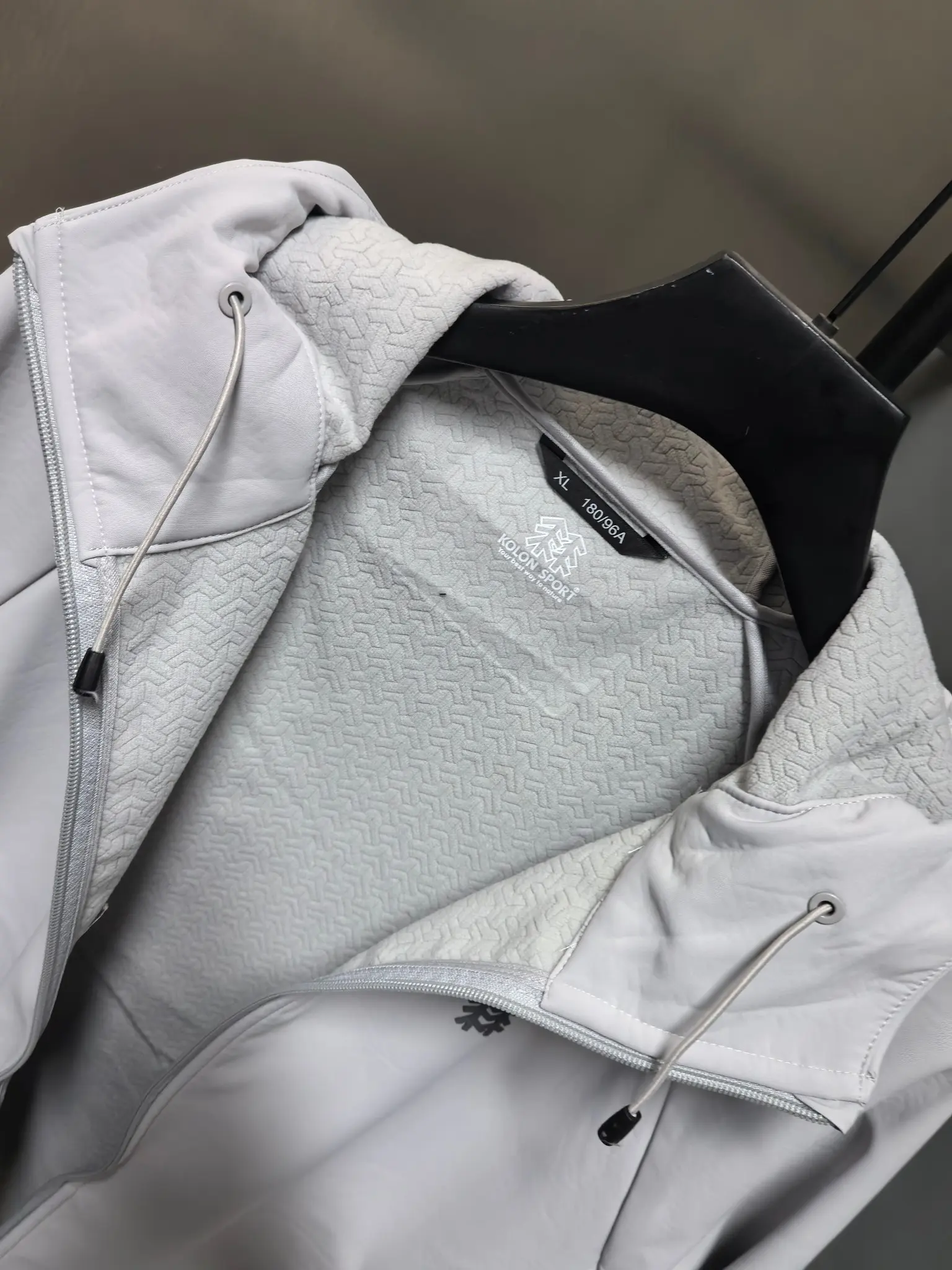 Men's Hooded Softshell Performance Jacket D37020795 — view 10