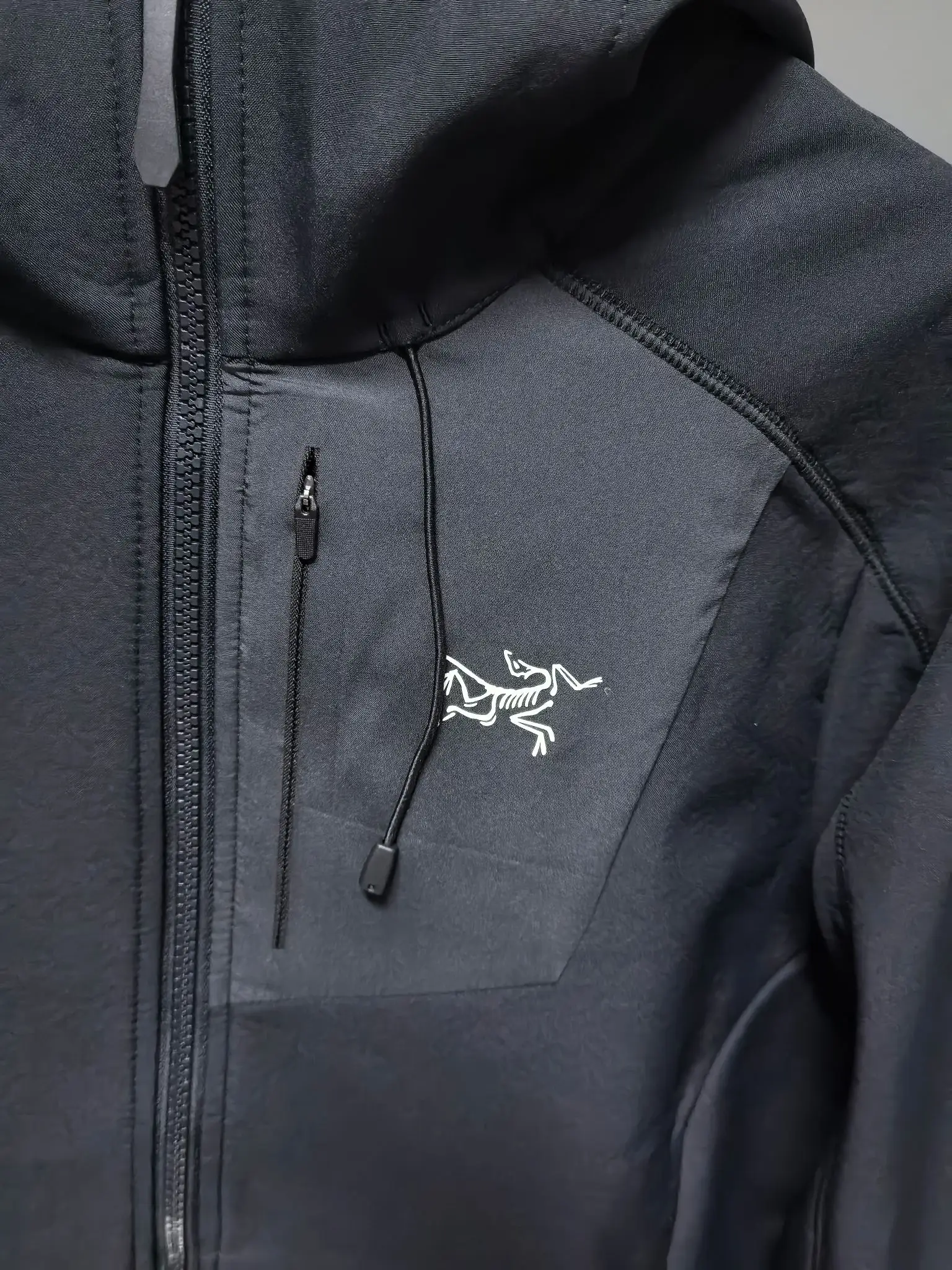 Hooded Softshell Performance Jacket D37020797 — view 3