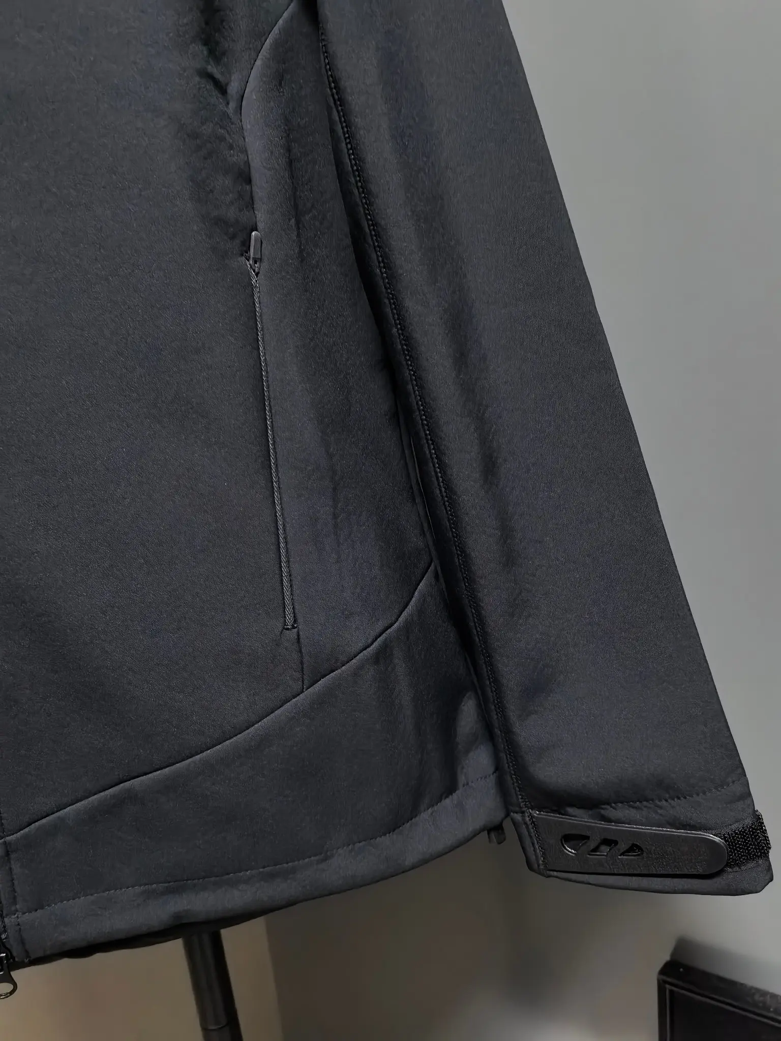 Hooded Softshell Performance Jacket D37020797 — view 4