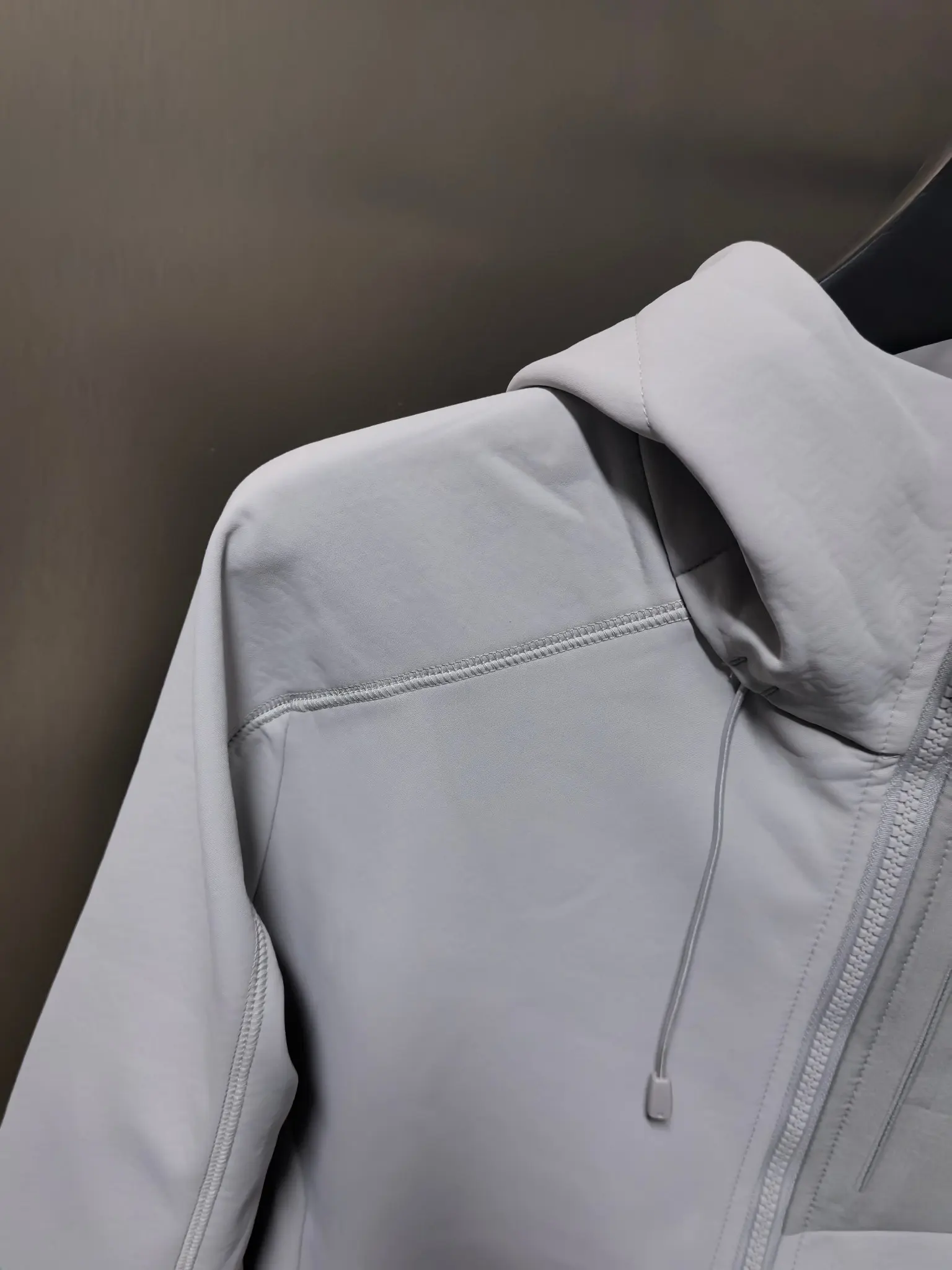 Hooded Softshell Performance Jacket D37020799 — view 2
