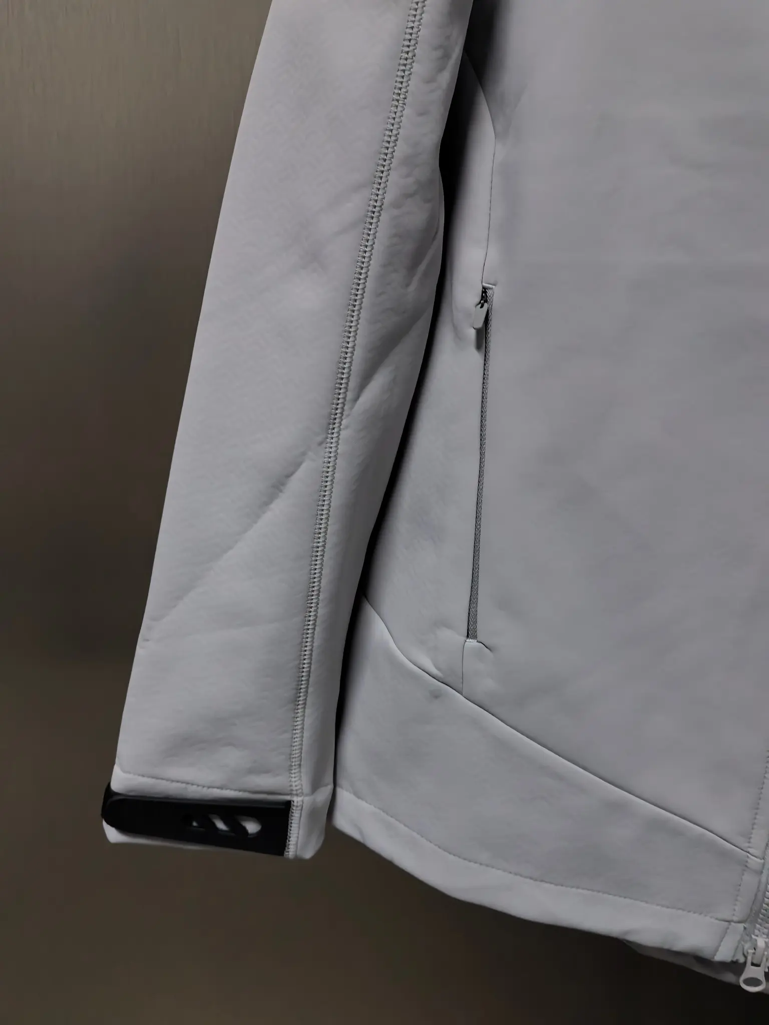 Hooded Softshell Performance Jacket D37020799 — view 4