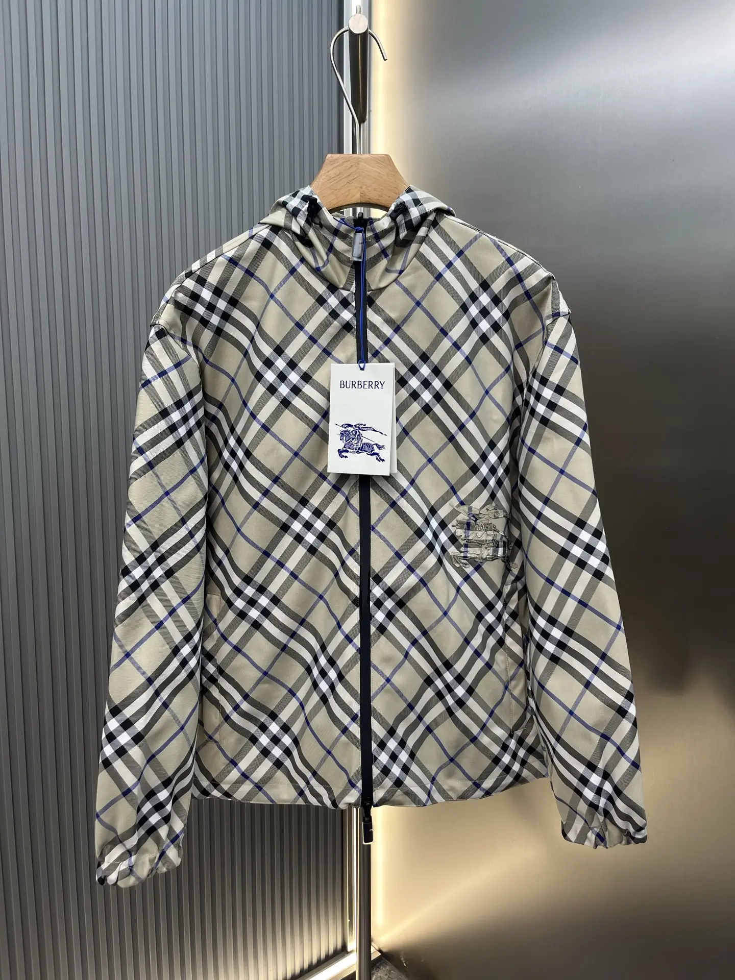 Reversible Check Hooded Jacket D37019126
