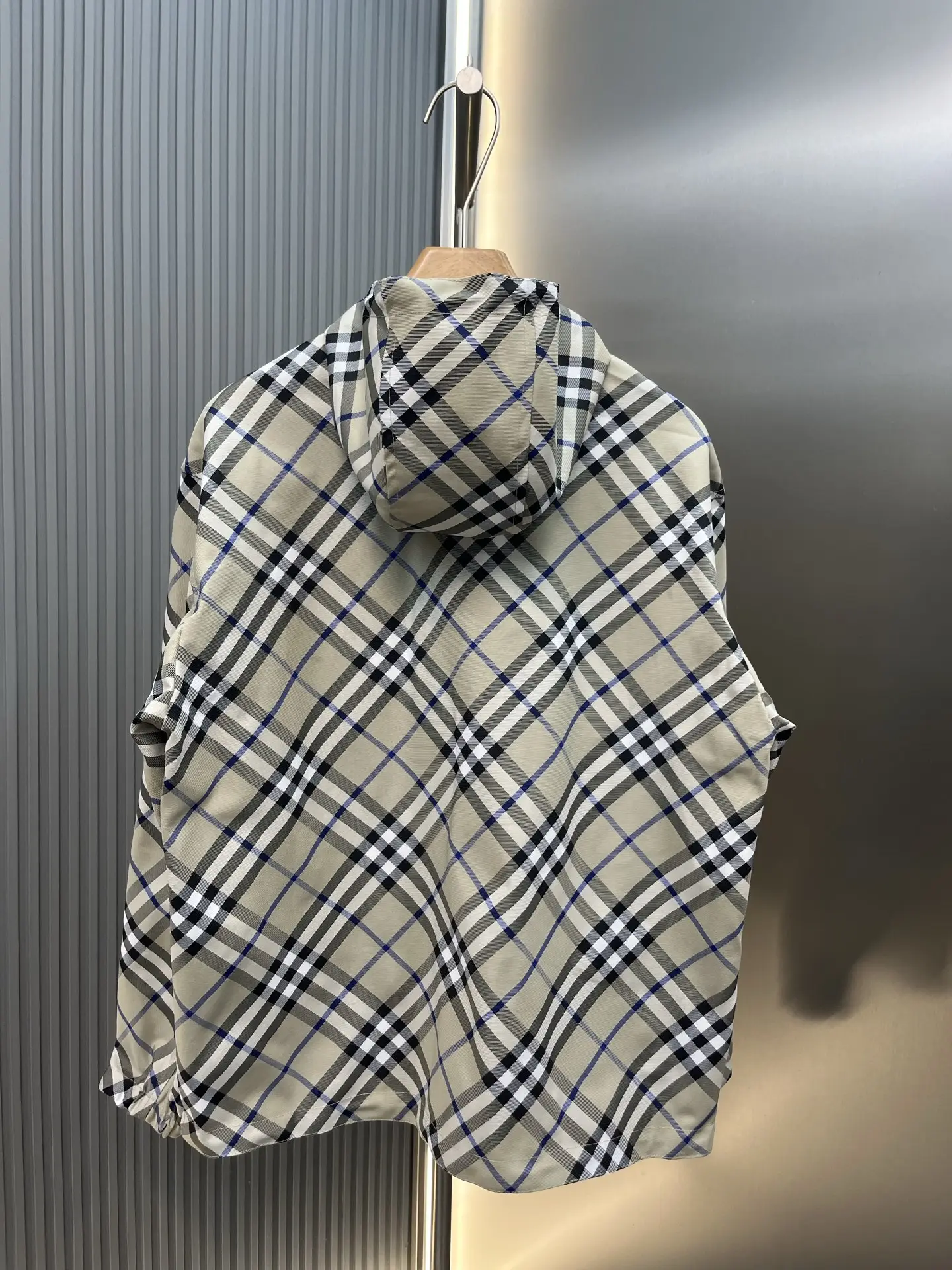 Reversible Check Hooded Jacket D37019126 — view 4