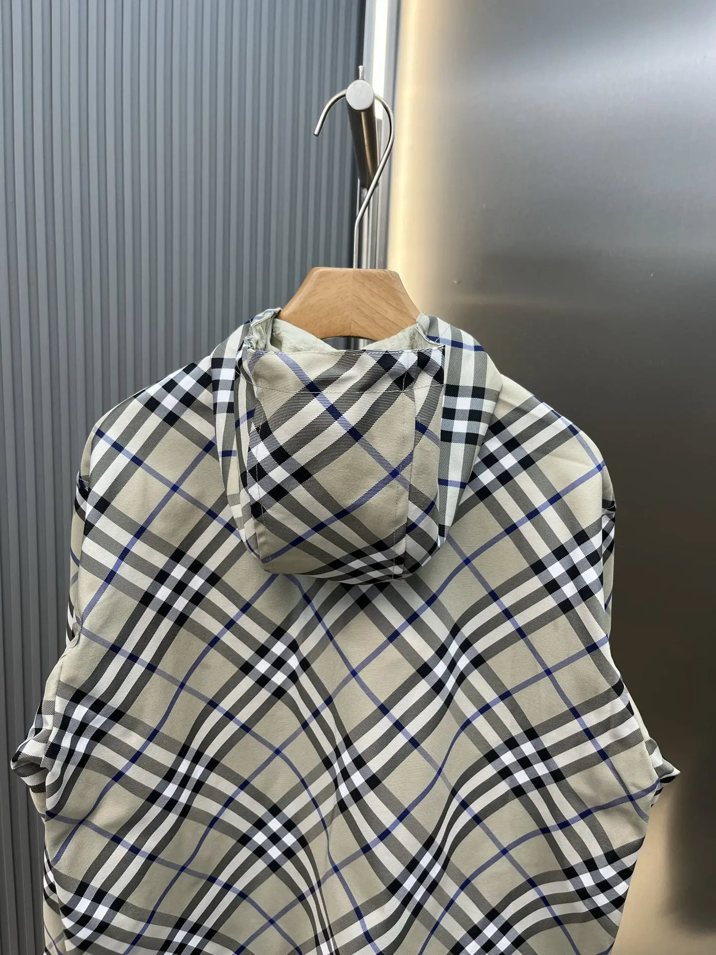 Reversible Check Hooded Jacket D37019126 — view 5
