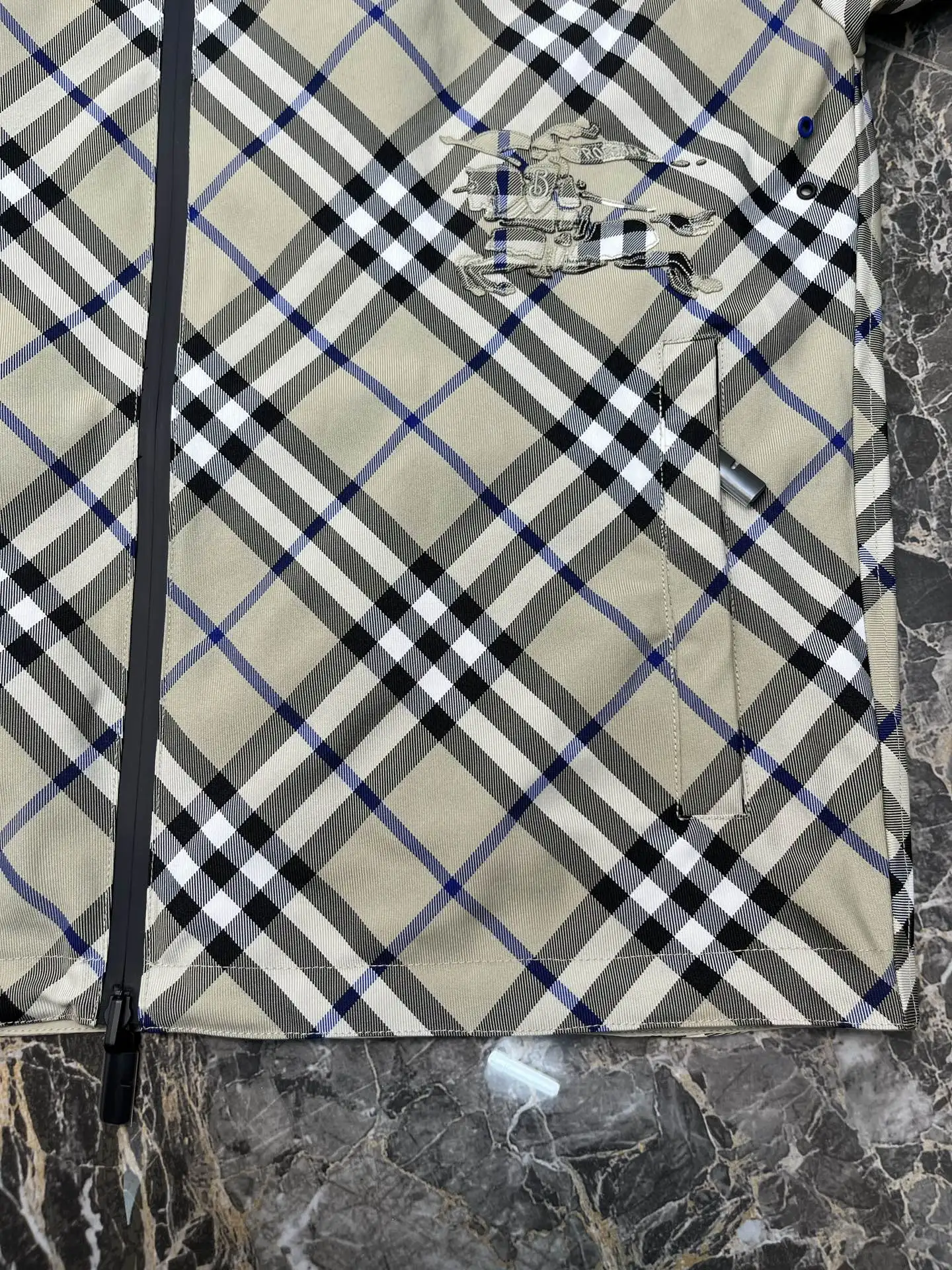 Reversible Check Hooded Jacket D37019126 — view 9