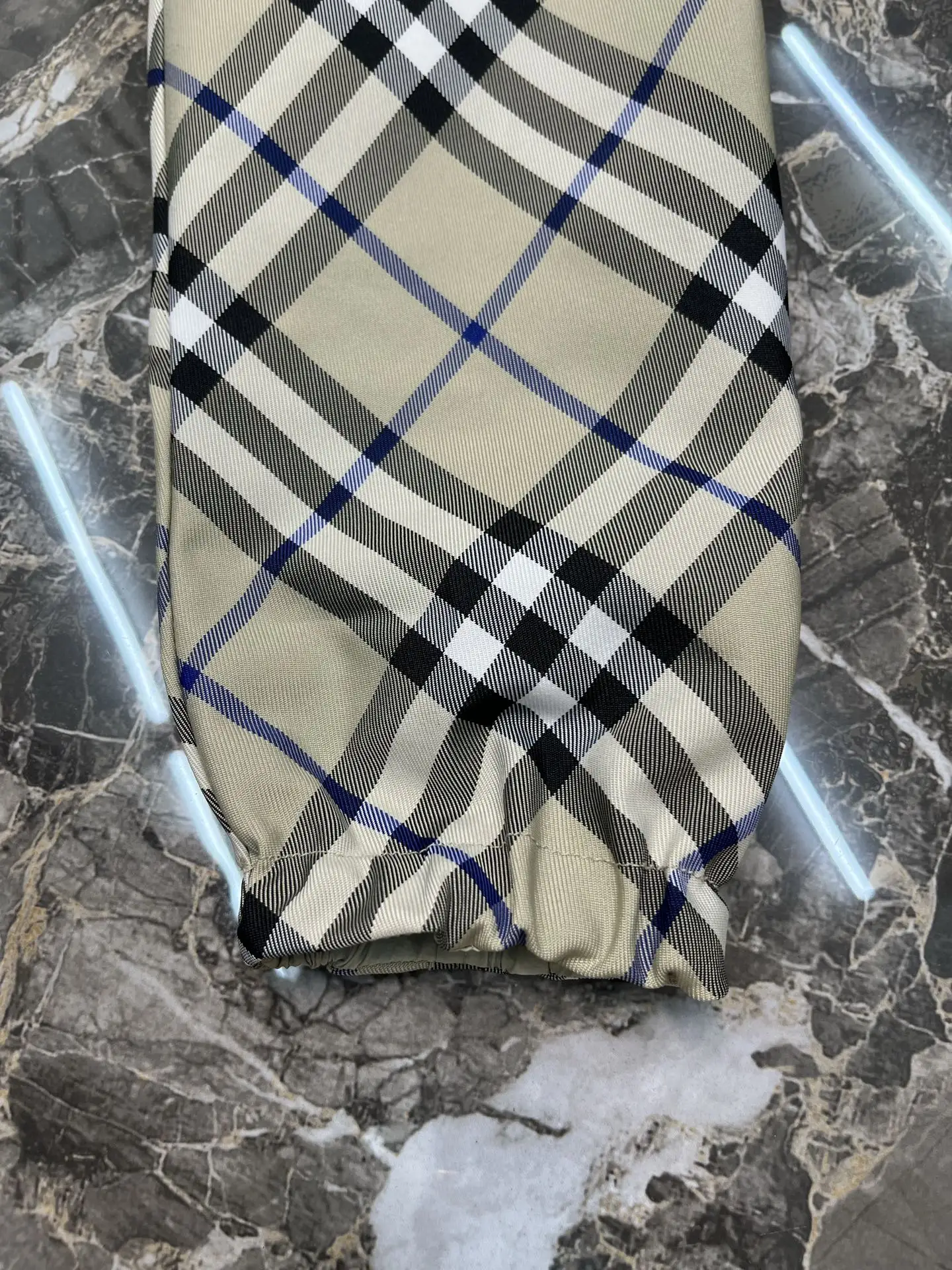 Reversible Check Hooded Jacket D37019126 — view 11